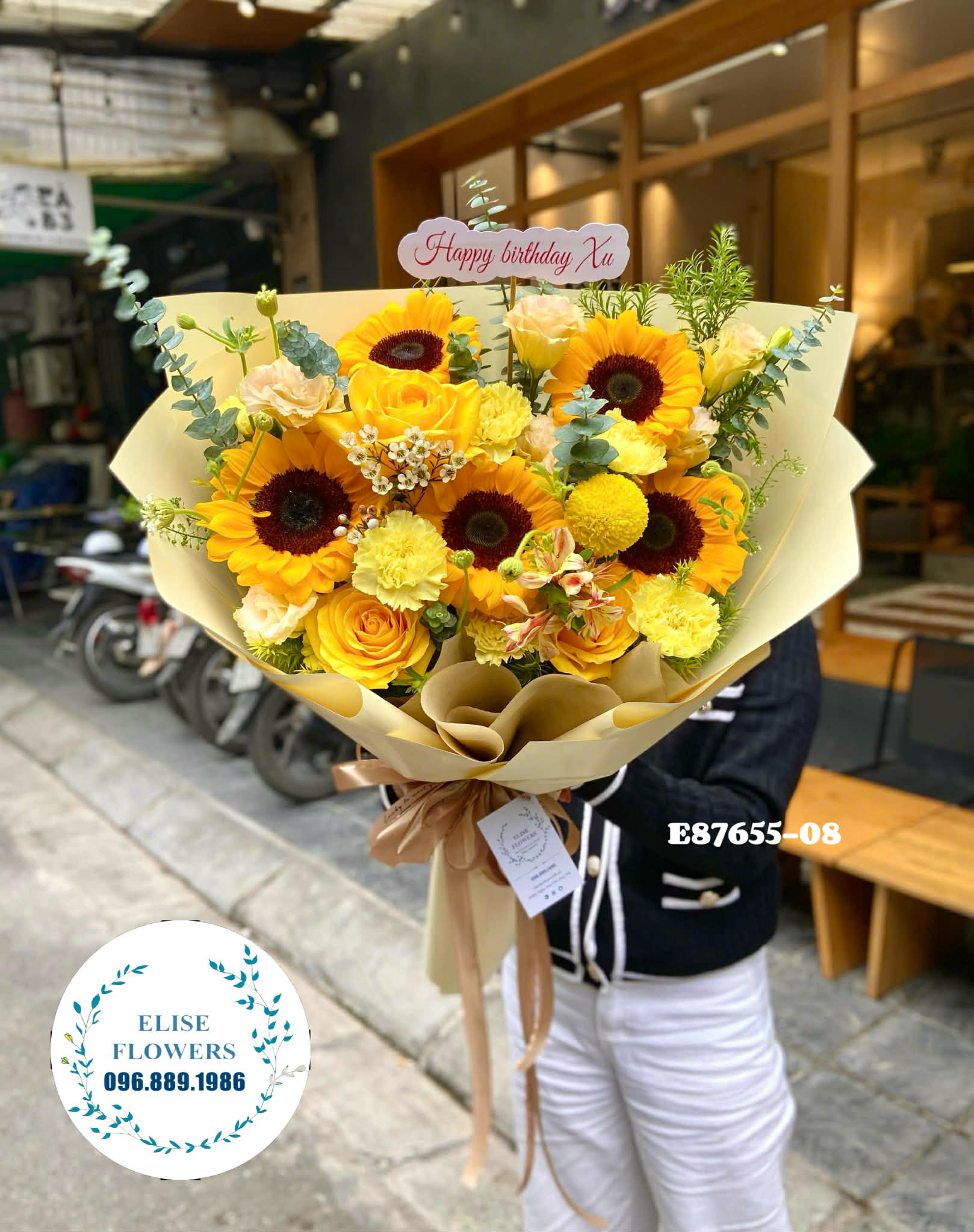 Hoa tốt nghiệp giá rẻ. Bó hoa hướng dương tặng tốt tốt nghiệp ở Hà Nội. Giao hoa hoả tốc. Địa chỉ mua hoa uy tín Eliseflowers