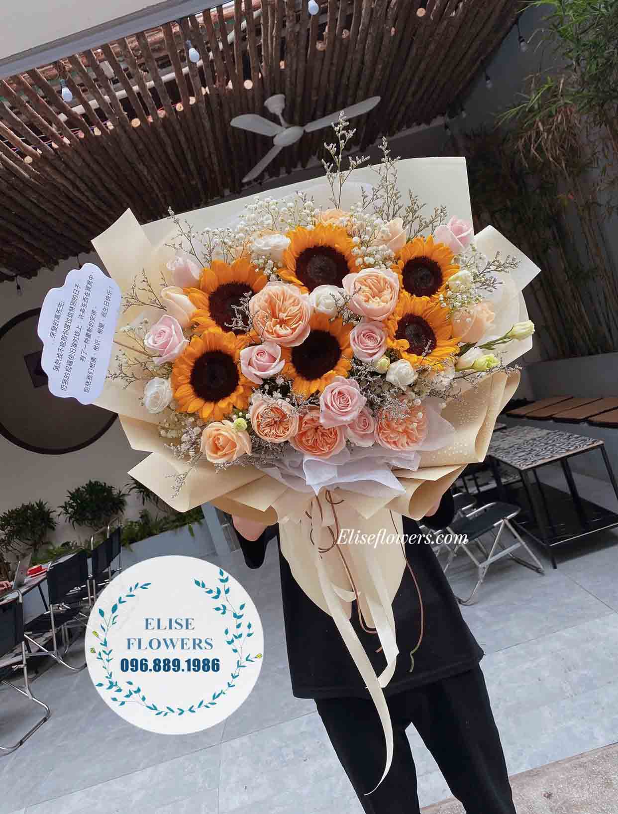 Bó hoa hướng dương mix hoa hồng ngoại Juliet chúc mừng sinh nhật | Eliseflowers.com - shop hoa tươi Hà Nội