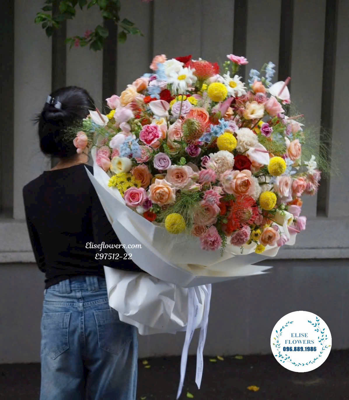 Bó hoa khổng lồ tặng bạn gái ở Hà Nôi. Điện hoa Hà Nội Eliseflowers