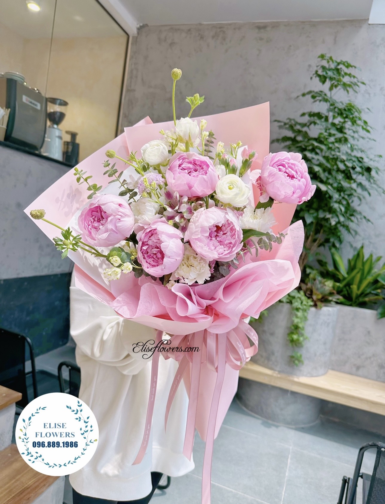 Bó hoa mẫu đơn đẹp ở Hà Nội. Đặt mua bó hoa mẫu đơn màu hồng ở Hà Nội.
