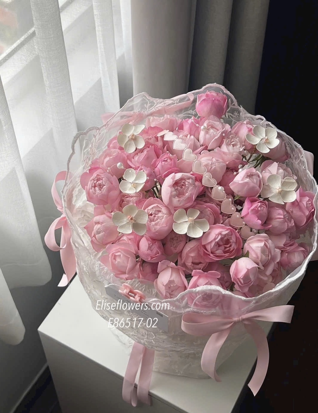 Bó hoa plume hồng nhẹ nhàng, tinh tế. Hoa tặng bạn gái. Hoa tỏ tình. Địa chỉ mua hoa đẹp