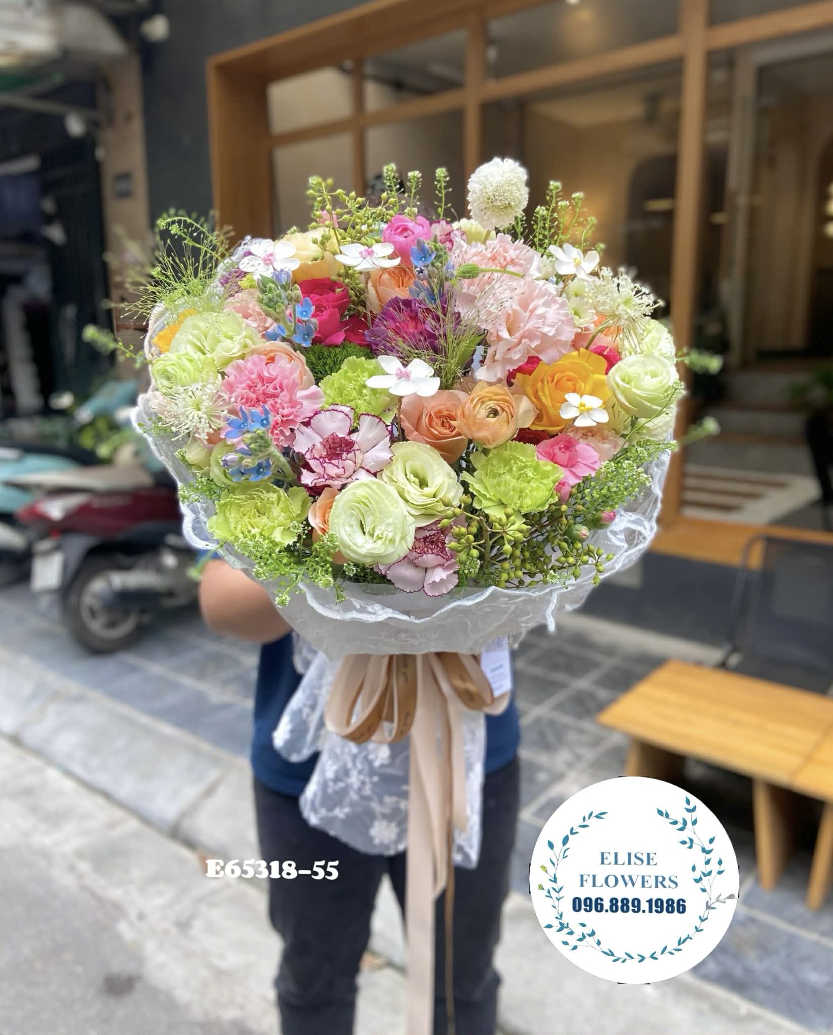 Hoa valentine. Bó hoa đa sắc, rực rỡ tặng người yêu ngày lễ tình nhân. Eliseflowers