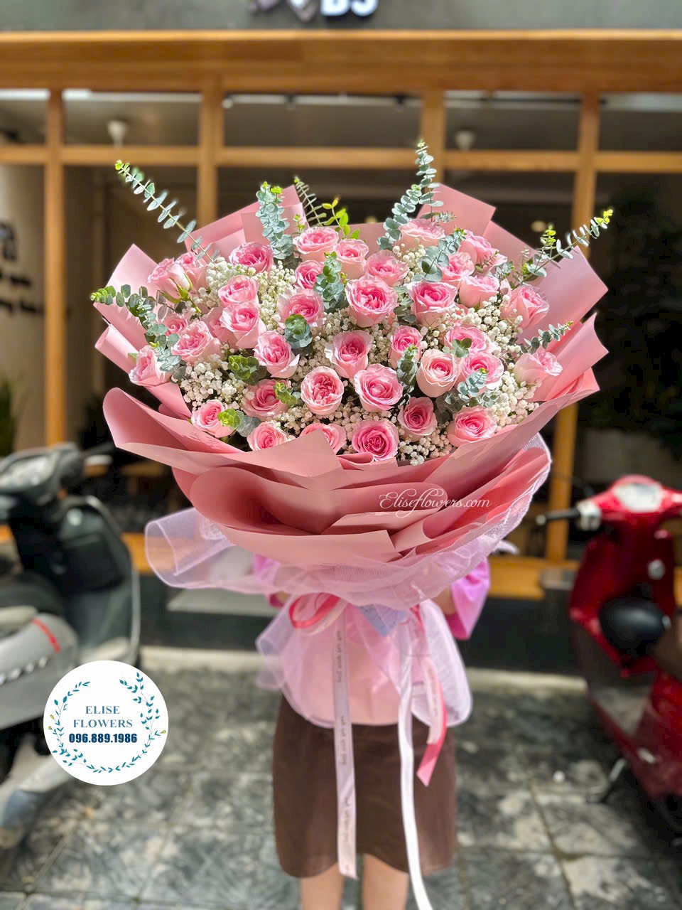 Điện bó hoa tặng bạn gái nhanh chóng. Giao hoa tặng bạn gái nhanh chóng