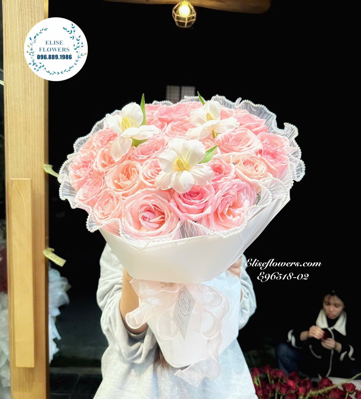 Bó hoa tặng chúc mừng ngày 8/3 ý nghĩa. Mua hoa 8/3 đẹp 8/3 ở Hà Nội