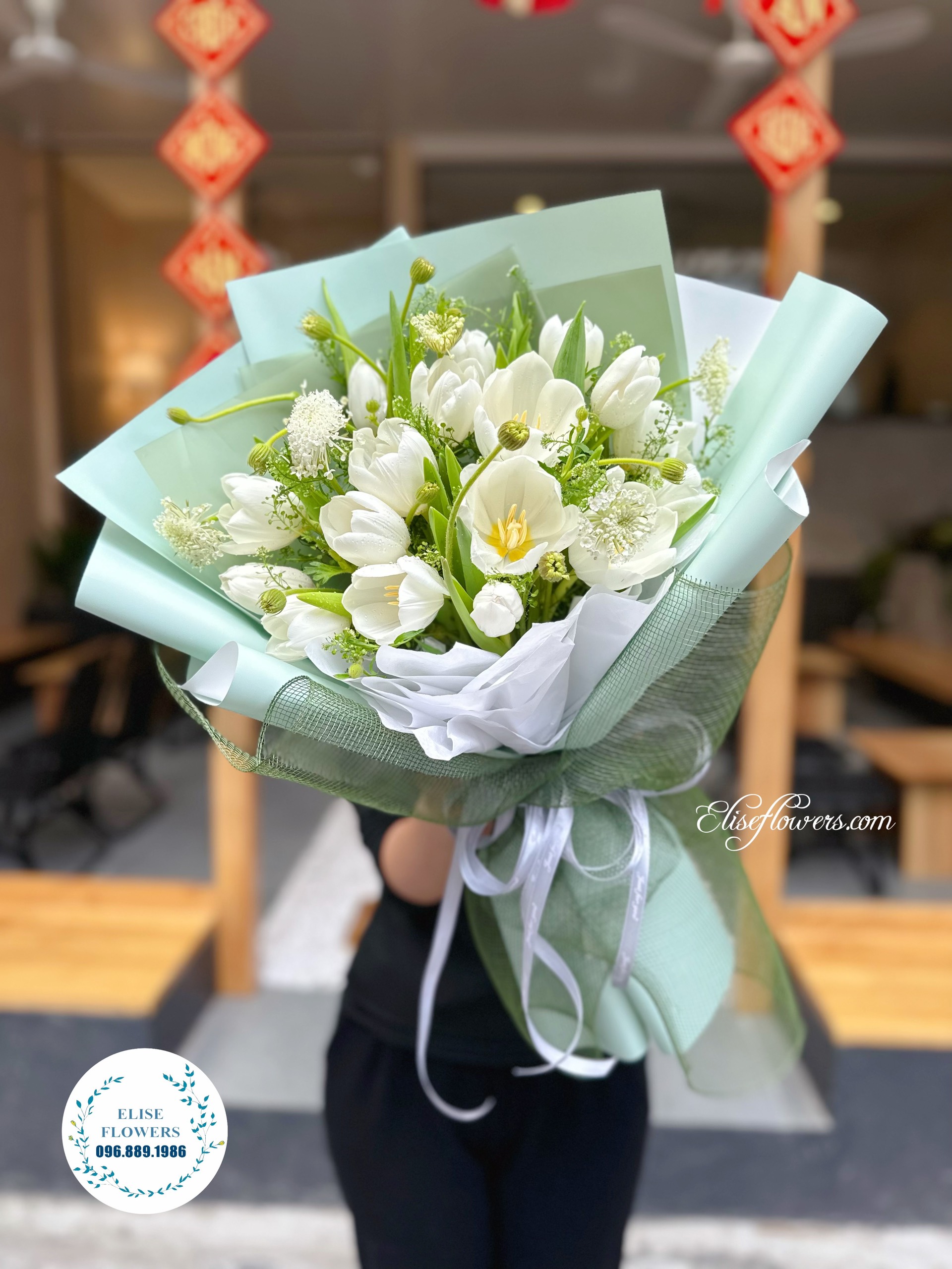 Bó hoa tulip đep tặng bạn gai, người yêu, vợ yêu ở Hà Nội. Đặt mua hoa tulip đẹp ở Hà Nội. Elise Flowers