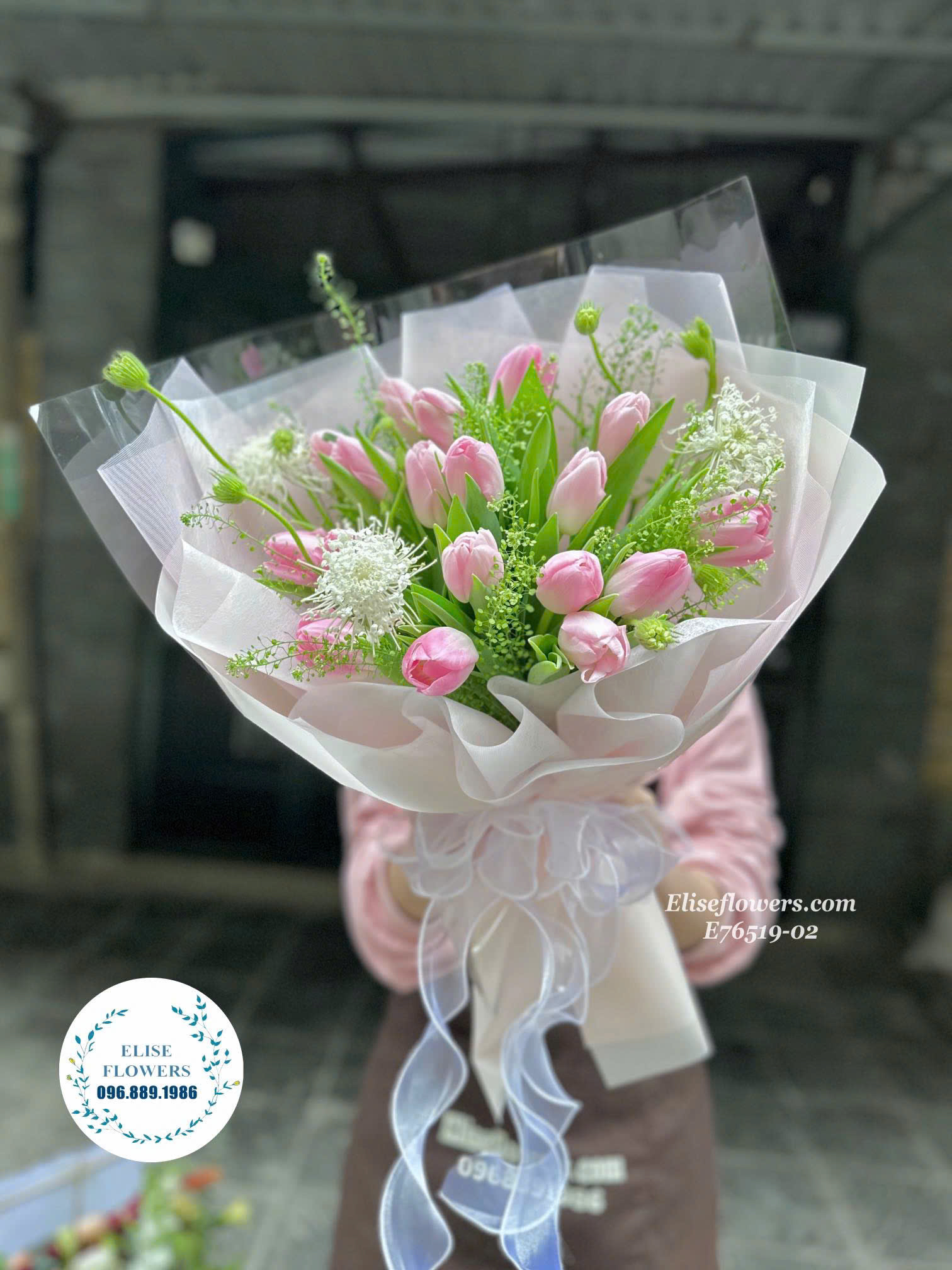 Bó hoa tulip đẹp nhẹ nhàng tặng bạn gái. Điện hoa tulip . Giao hoa tulip ở Hà Nội.