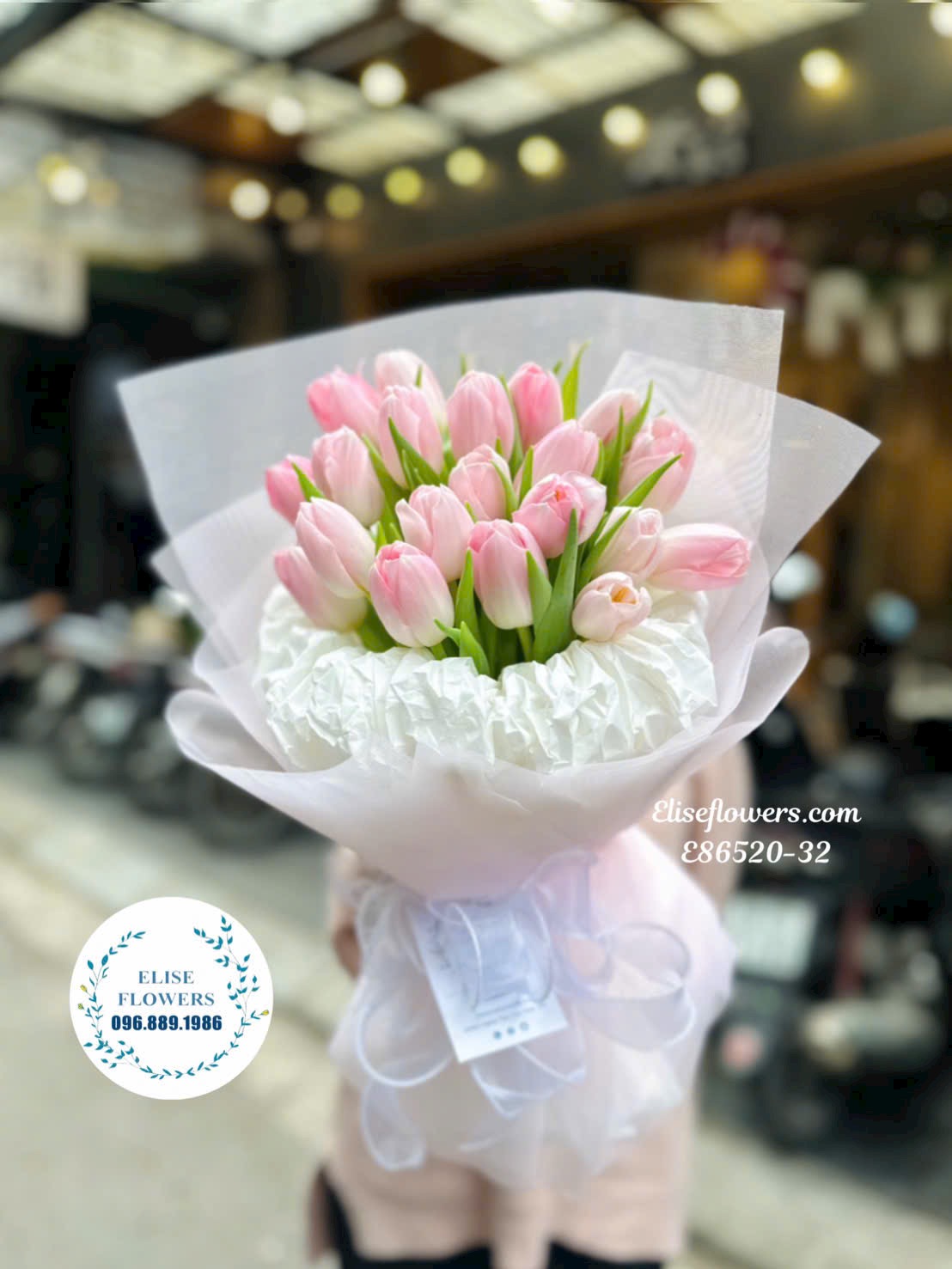 Bó hoa Tulip 20 bông. Đặt mua bó hoa Tulip tặng người yêu tại Hà Nội. Eliseflowers