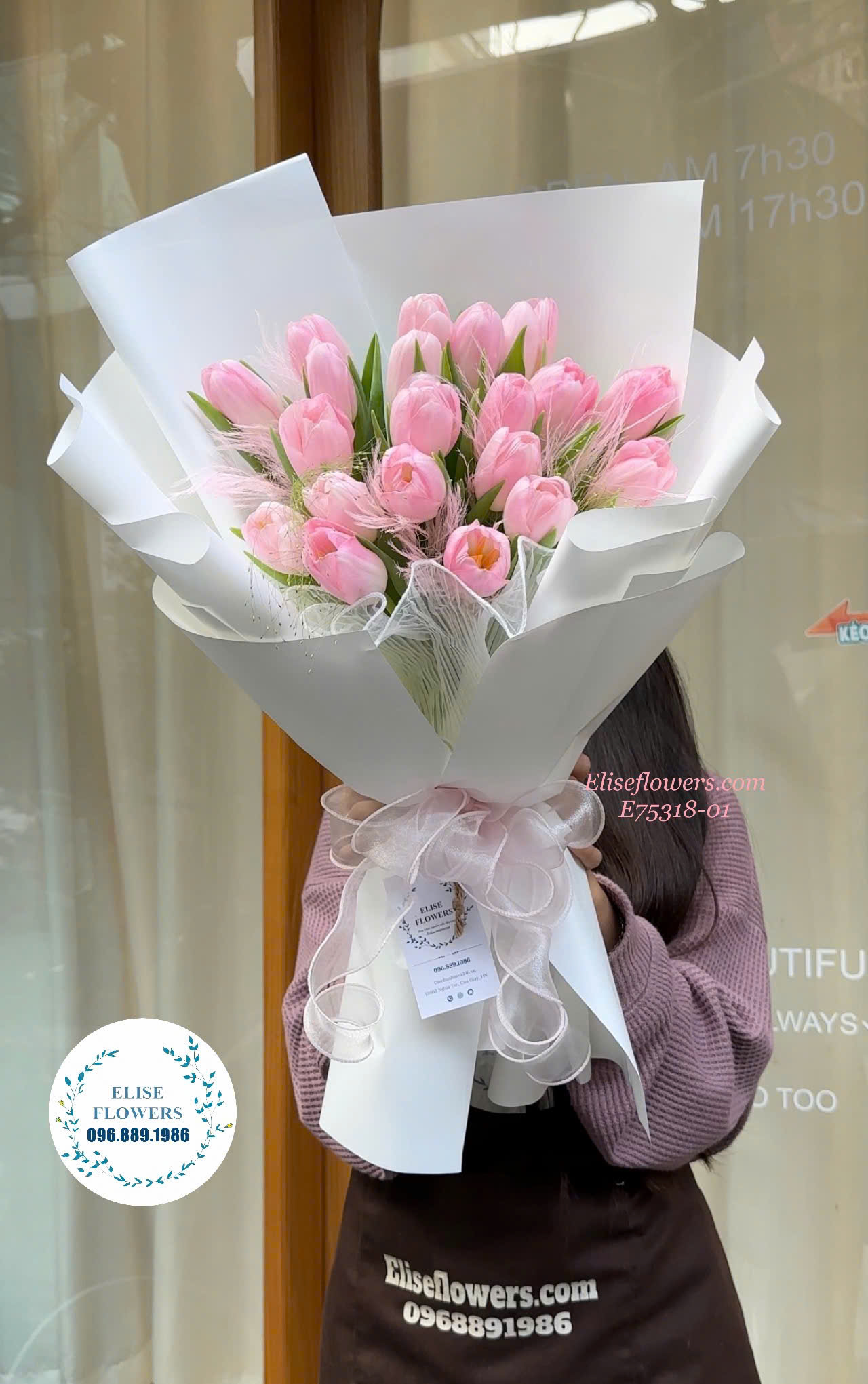 Bó hoa tulip màu hồng phấn tặng ngày 8/3. Bó hoa tulip đẹp tặng vợ, bạn gái nhân ngày 8/3 ở Hà Nội.