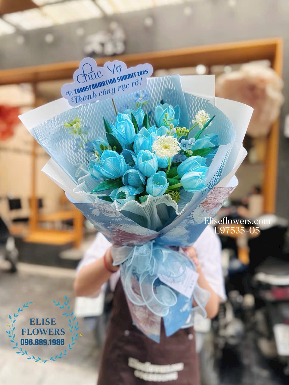 Bó hoa Tulip tặng vợ yêu. Hoa Tulip Hà Nội. Đặt bó hoa Tulip màu xanh