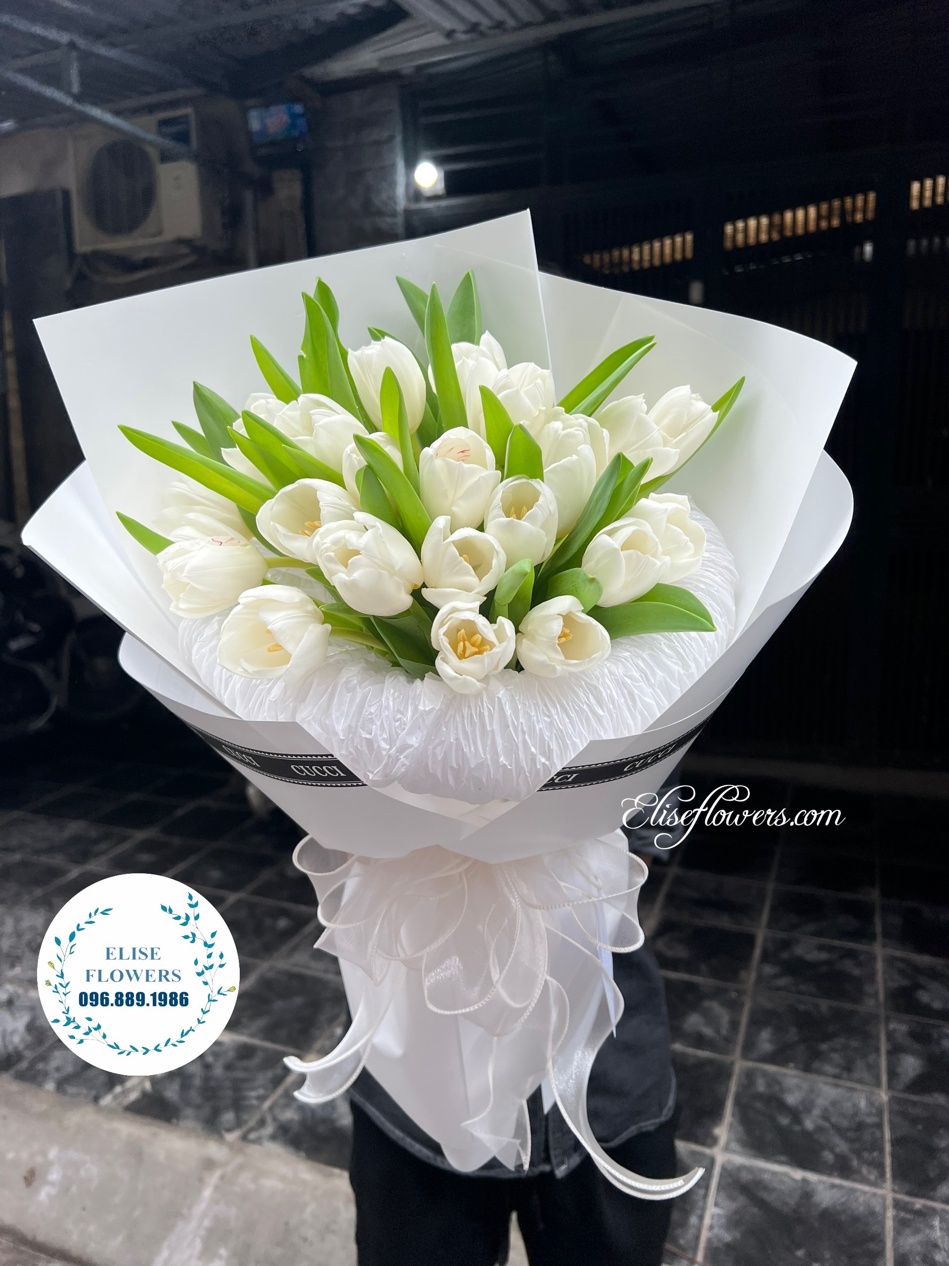 Bó hoa tulip trắng - Bó hoa tulip trắng đẹp. Bó hoa tulip trắng đẹp ở Hà Nội. Bó hoa lulip nhập khẩu ở Hà Nội.