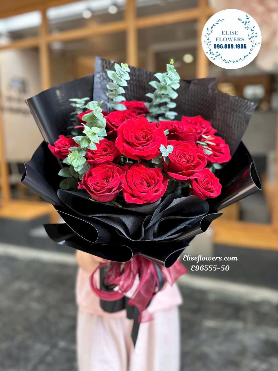 Bó hồng đỏ làm quen bạn gái. Mua bó hồng đỏ lãng mạn tặng bạn mới quen