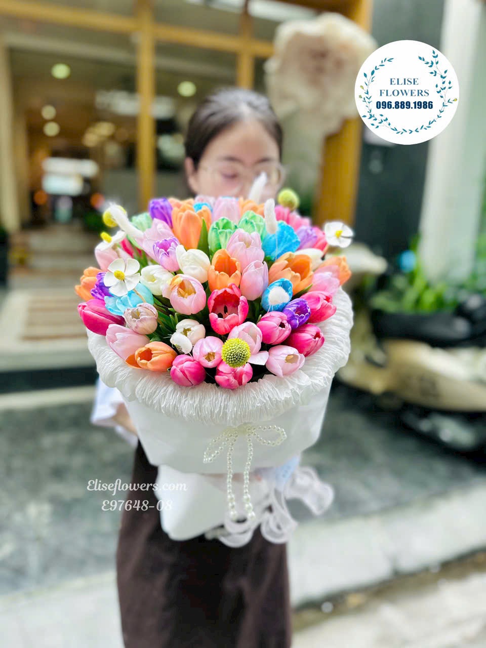 Bó Tulip nhiều màu lãng mạn tặng người yêu