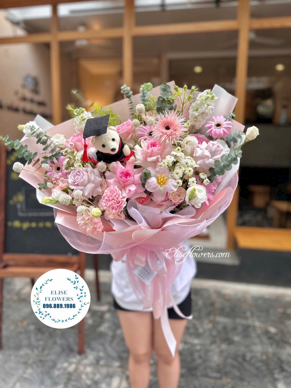 Mẫu bó hoa tặng tốt nghiệp đẹp ở Hà Nội. Điện hoa tặng tốt nghiệp đẹp