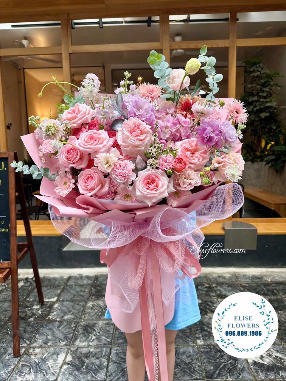 Mua bó hoa sinh nhật Sếp nữ tại Hà Nội. Điện bó hoa sinh nhật Sếp nữ ở Cầu Giấy - Hà Nội