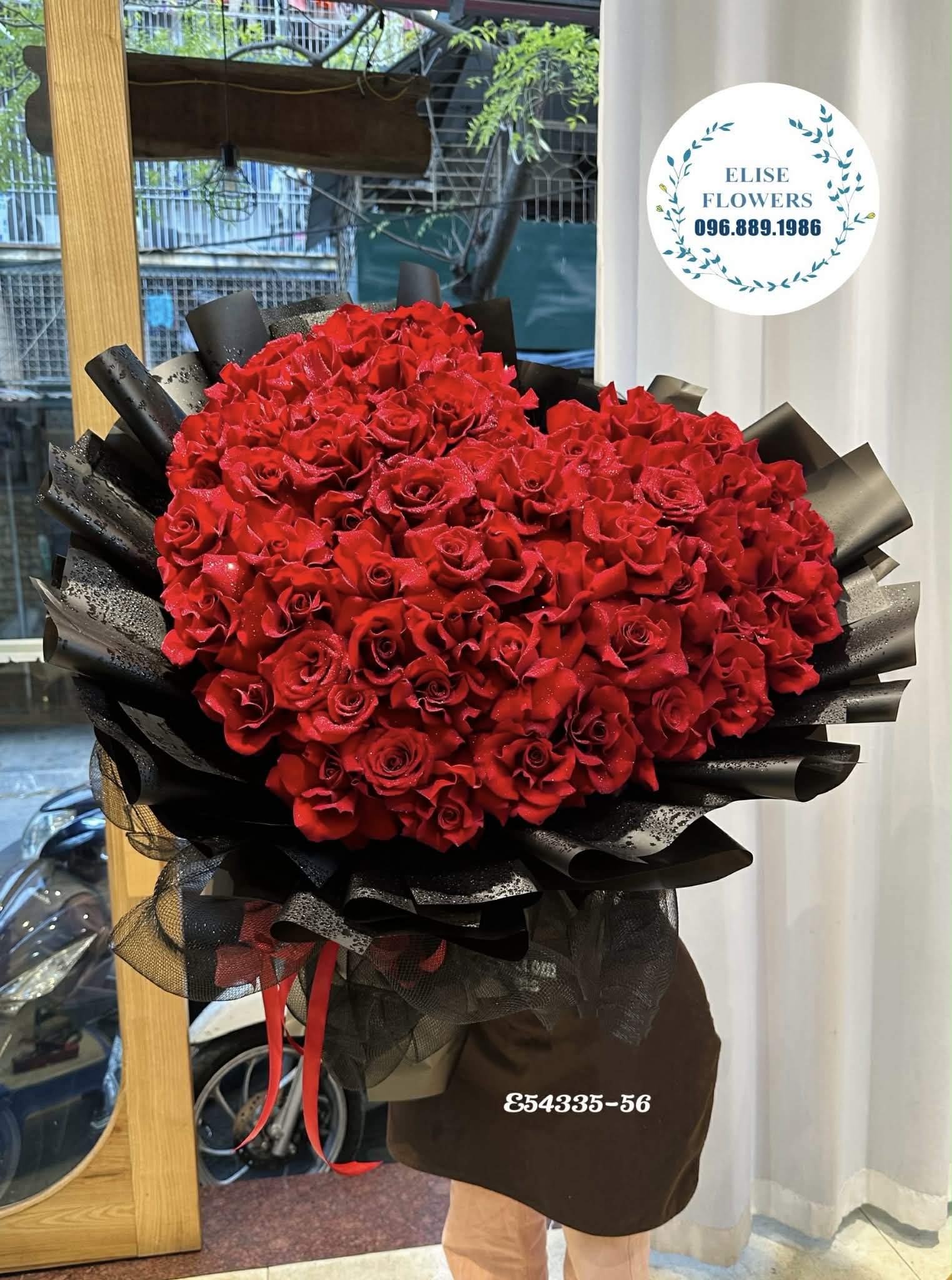 Hoa valetine Thanh Xuân. Bó hoa hồng đỏ nhập khẩu. Bó hoa hồng trái tim lãng mạn tặng vợ