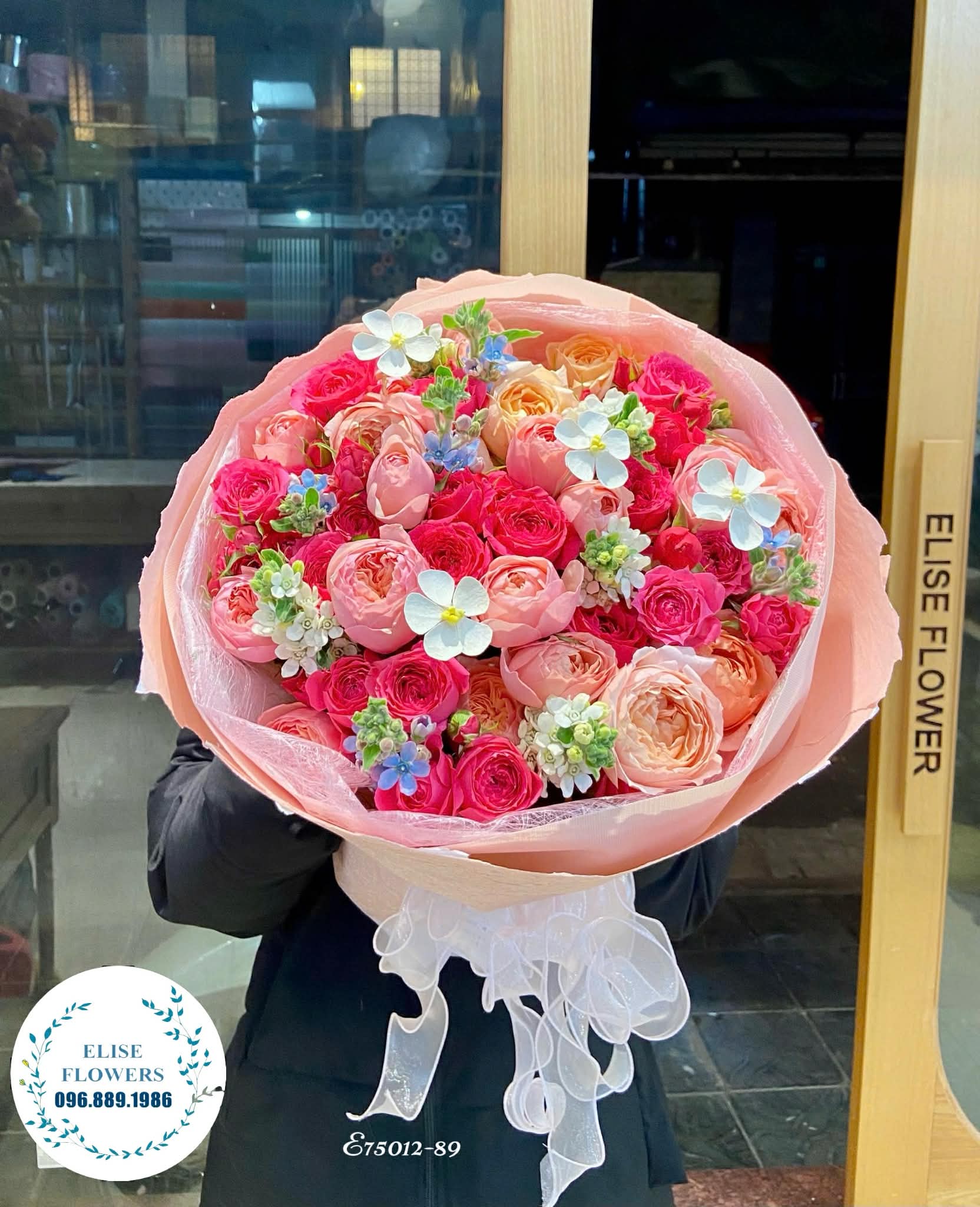 Bó hoa hồng Sophia tặng người yêu. Hoa valentine ở Hà Nội. Đặt mua bó hoa tặng bạn gái ngày lễ tình nhân