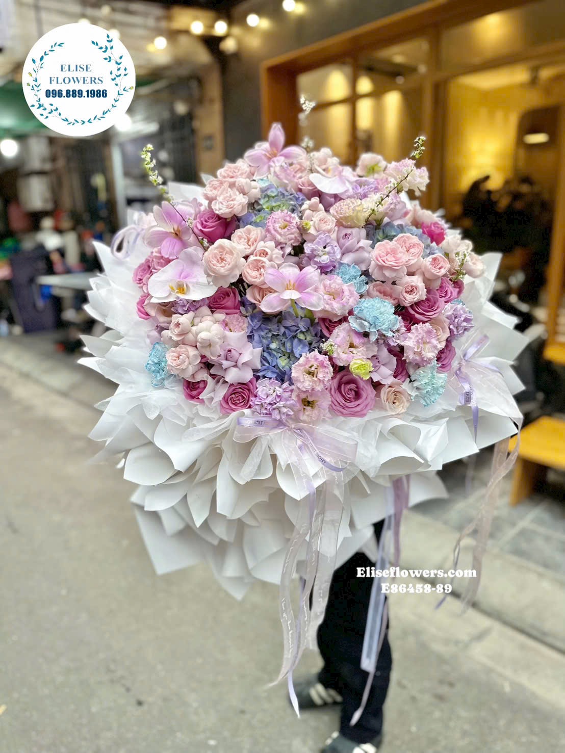 Đặt mua bó hoa tone tím khổng lồ tại Hà Nội. Mua Online hoa tặng người yêu, người thương