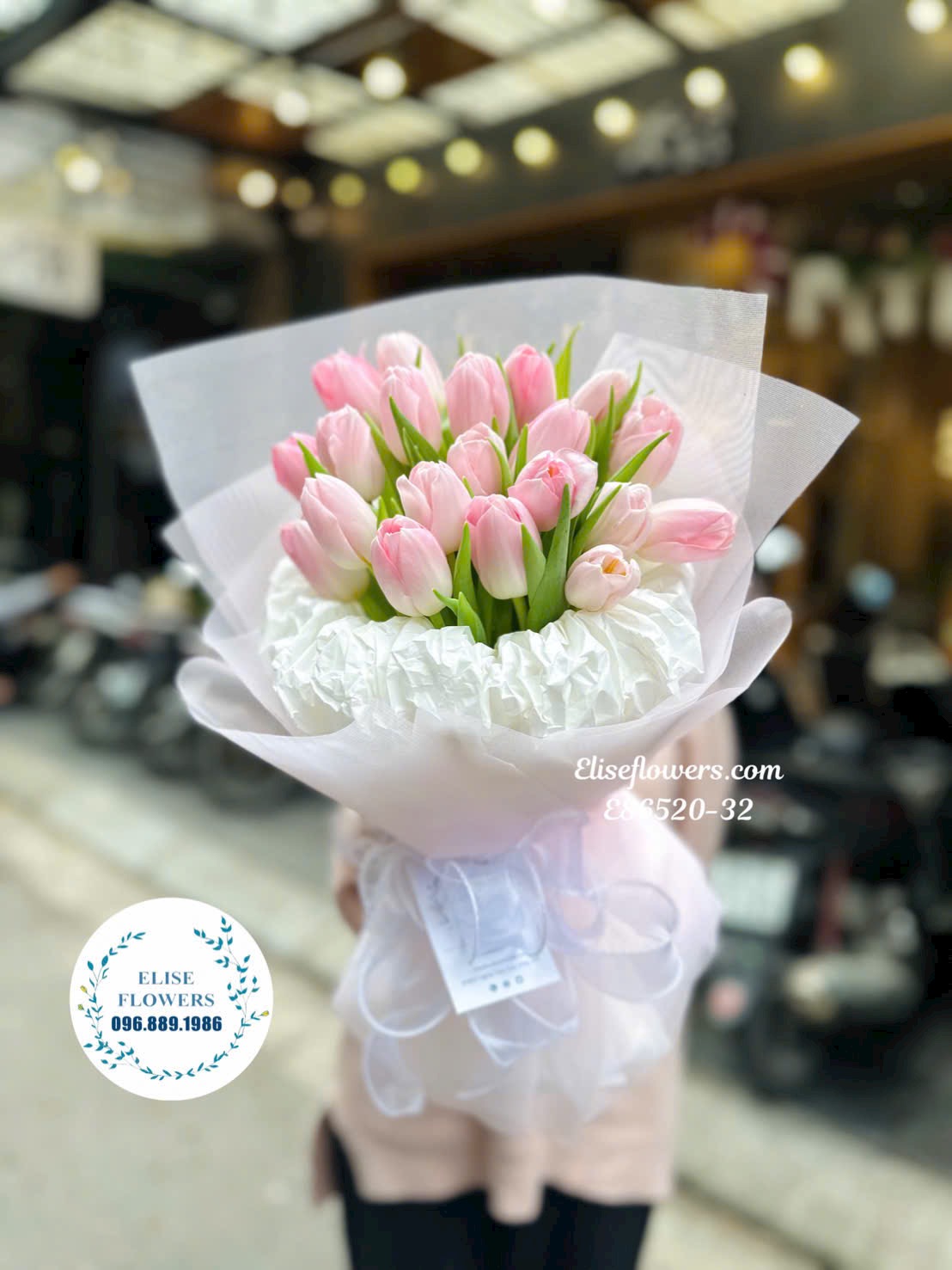 Đặt mua bó hoa Tulip 20 bông. Đặt mua bó hoa Tulip tặng người yêu tại Hà Nội. Eliseflowers