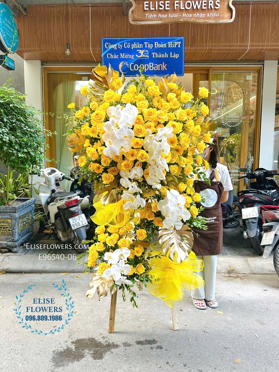 Hoa khai trương Hà Nội. Kệ khai trương tone vàng đẹp, cao cấp. Shop hoa Hà Nội - Eliseflowers