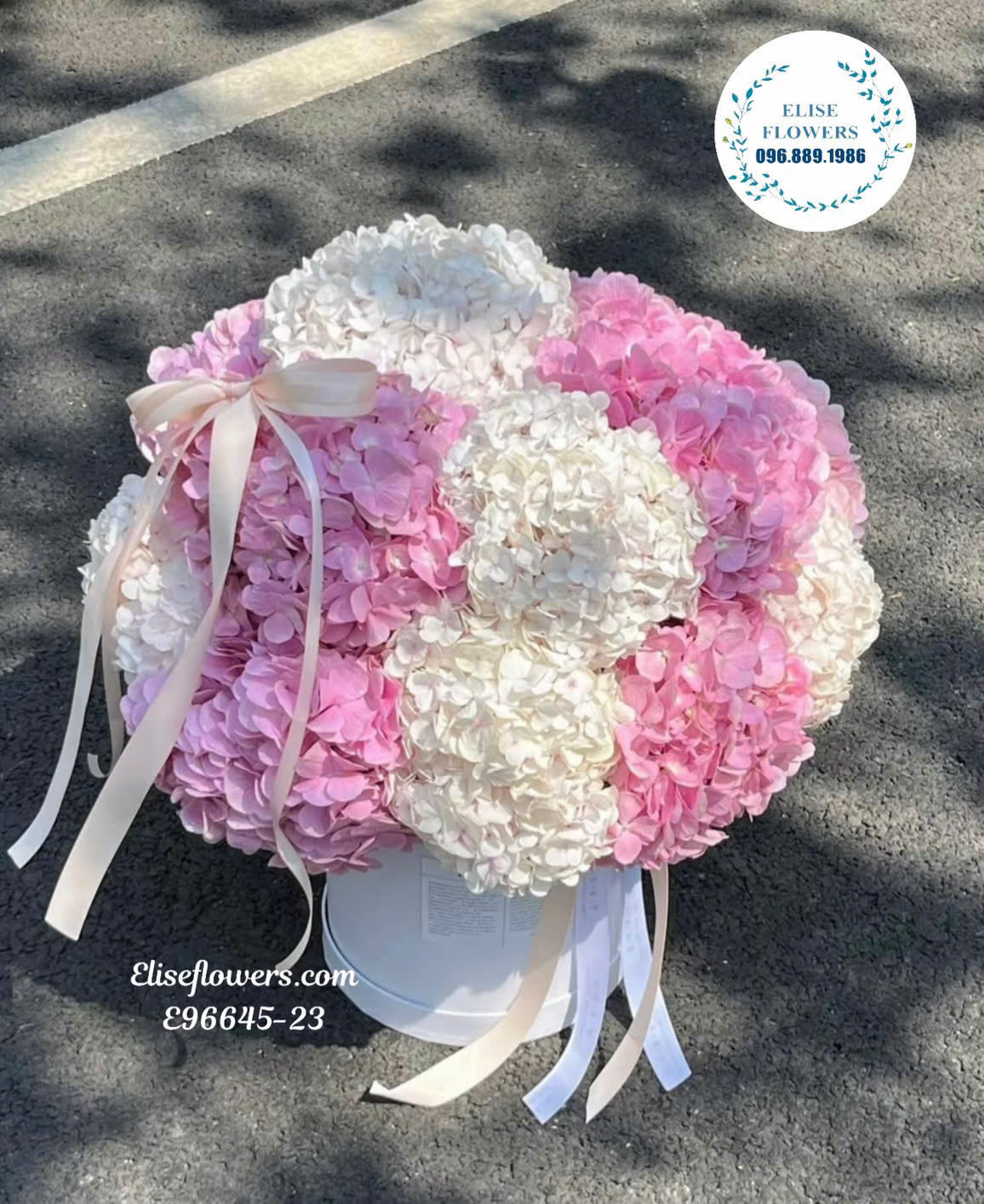 Đăt hoa tặng sếp. Mua Online hoa tặng sếp nữ. Lẵng cẩm tú cầu hồng mix trắng tặng sếp nữ