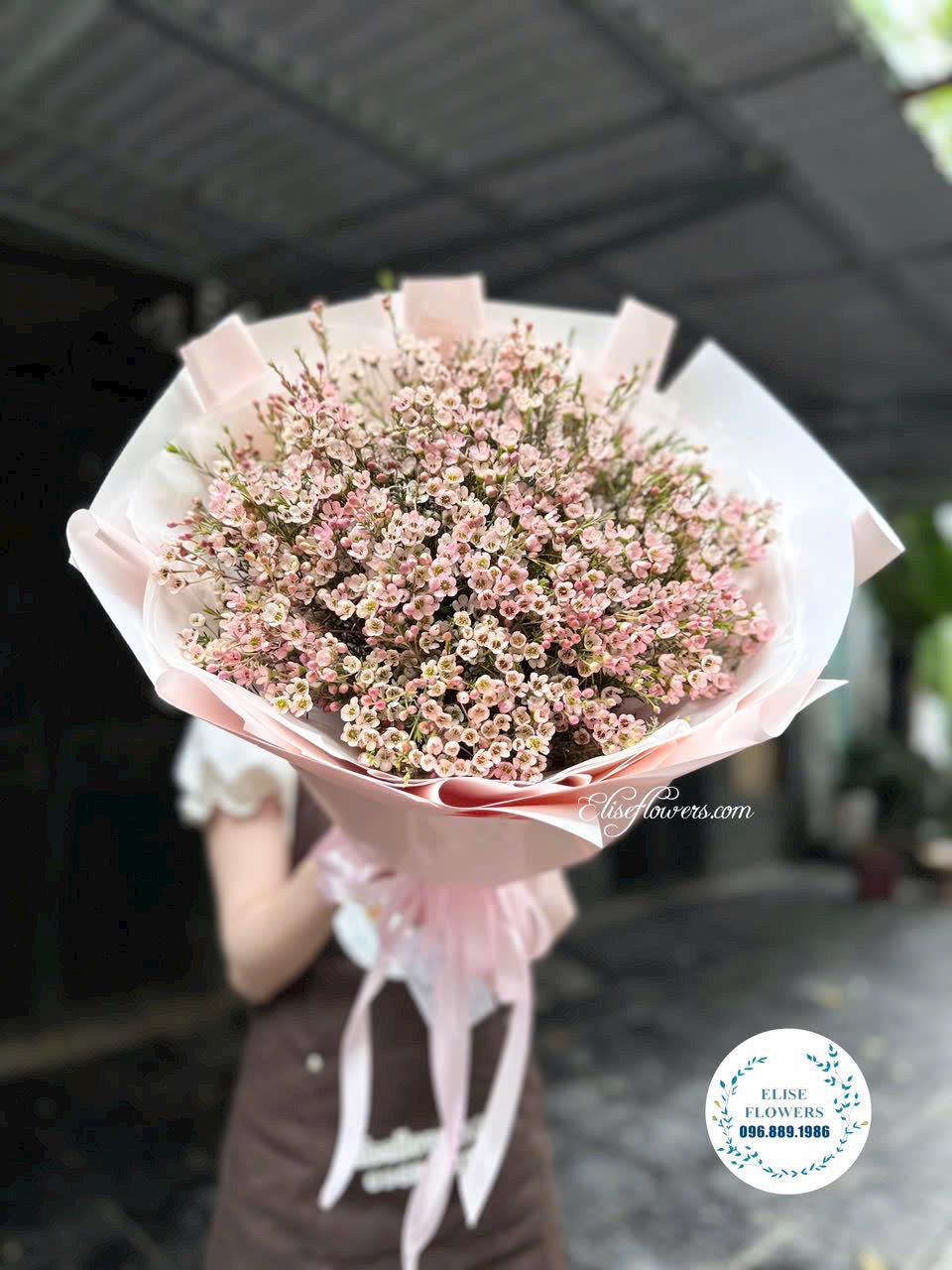 Mua bó hoa thanh liễu hồng tặng bạn gái. Điện hoa thanh liễu tặng bạn gái