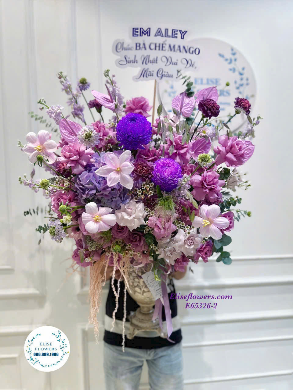 Dịch vụ đặt bình hoa tặng sinh nhật mẹ yêu đẹp. Giao hoa sinh nhật mẹ yêu ở HÀ NỘI