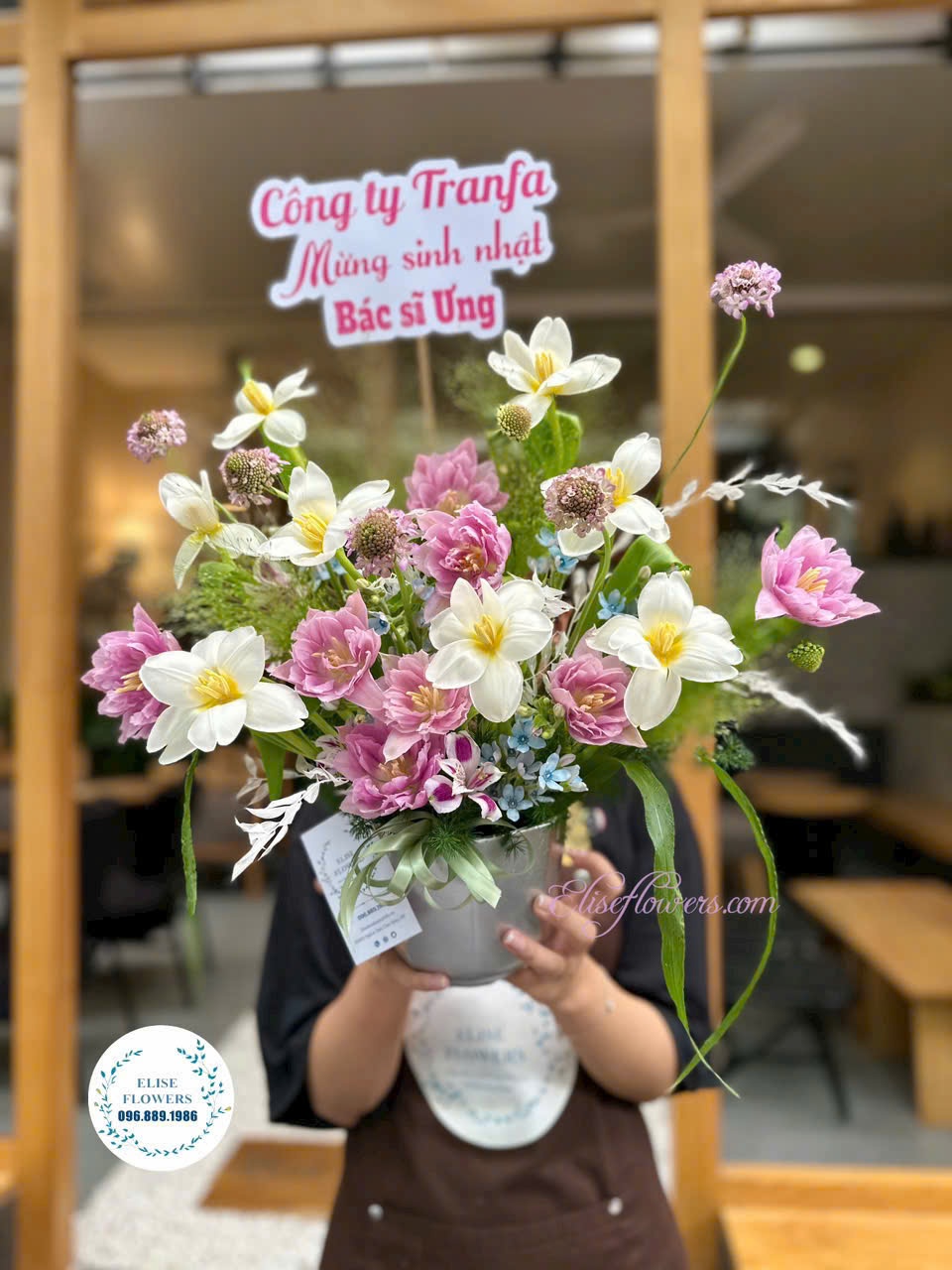 Mua hoa Tulip tặng sinh nhật ở Cầu Giấy - Hầ Nội. Điện hoa Tulip tặng sinh nhật đẹp