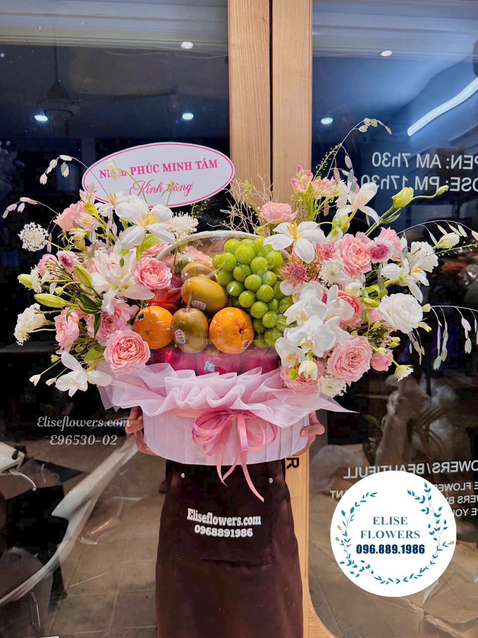 Giỏ hoa quả nhập khẩu sang trọng biếu sếp, tặng khách hàng
