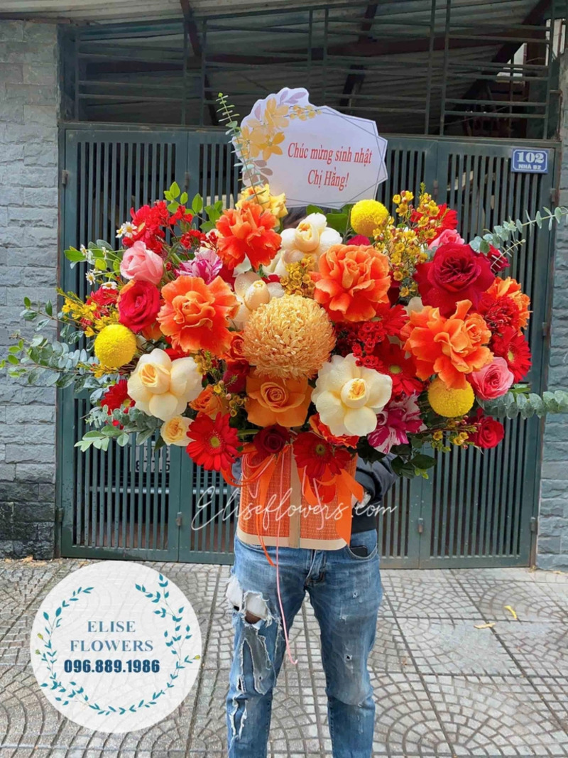 Các giỏ hoa, bó hoa tại Elise đều có chất lượng tốt, hoa tươi, thơm lâu