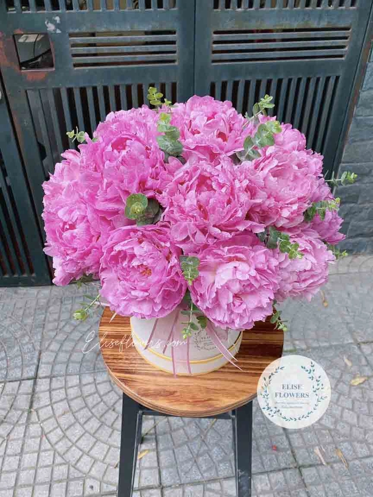 Hộp hoa mẫu đơn hồng nhập khẩu cao cấp tặng sinh nhật mẹ yêu tại Eliseflowers
