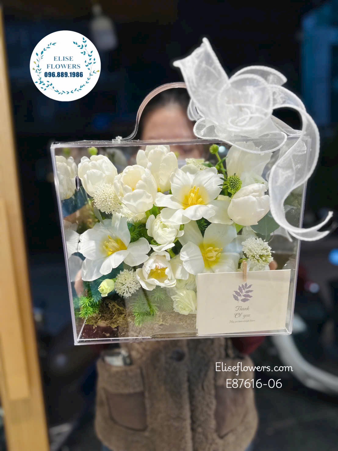 Hôp hoa kỉ niệm ngày cưới. Hộp mIca trong suốt tặng vợ yêu