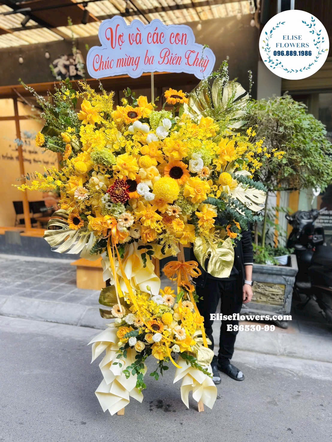 Hoa tươi Hà Nội. Kệ hoa chúc mừng kỉ niệm thành lập công ty sang trọng. Địa chỉ mua hoa uy tín