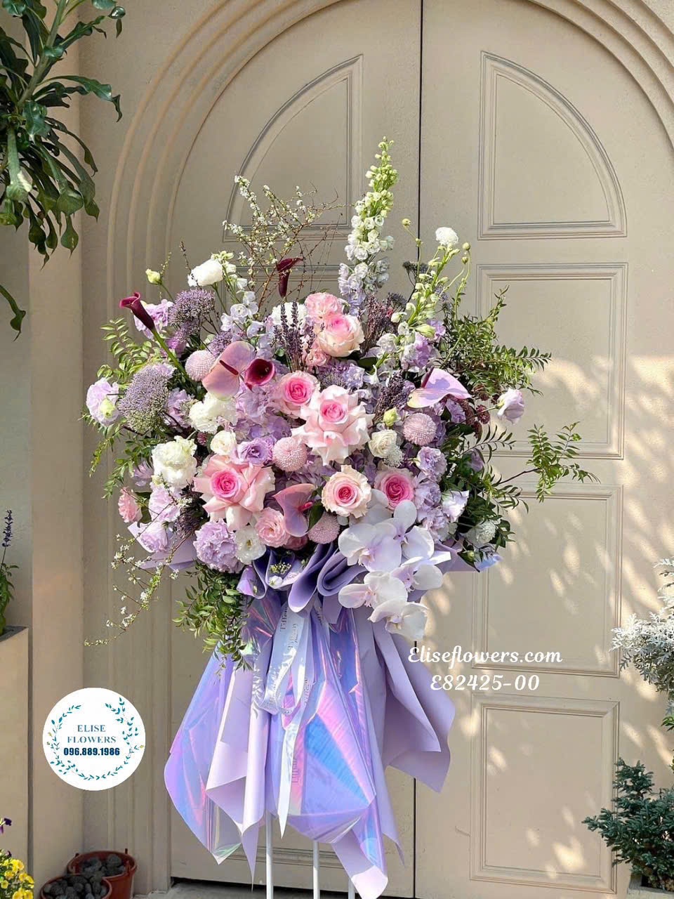 Kệ hoa kỷ niệm thành lập công ty ở Hà Nội. Đặt mua kệ hoa kỷ niệm thành lập công ty