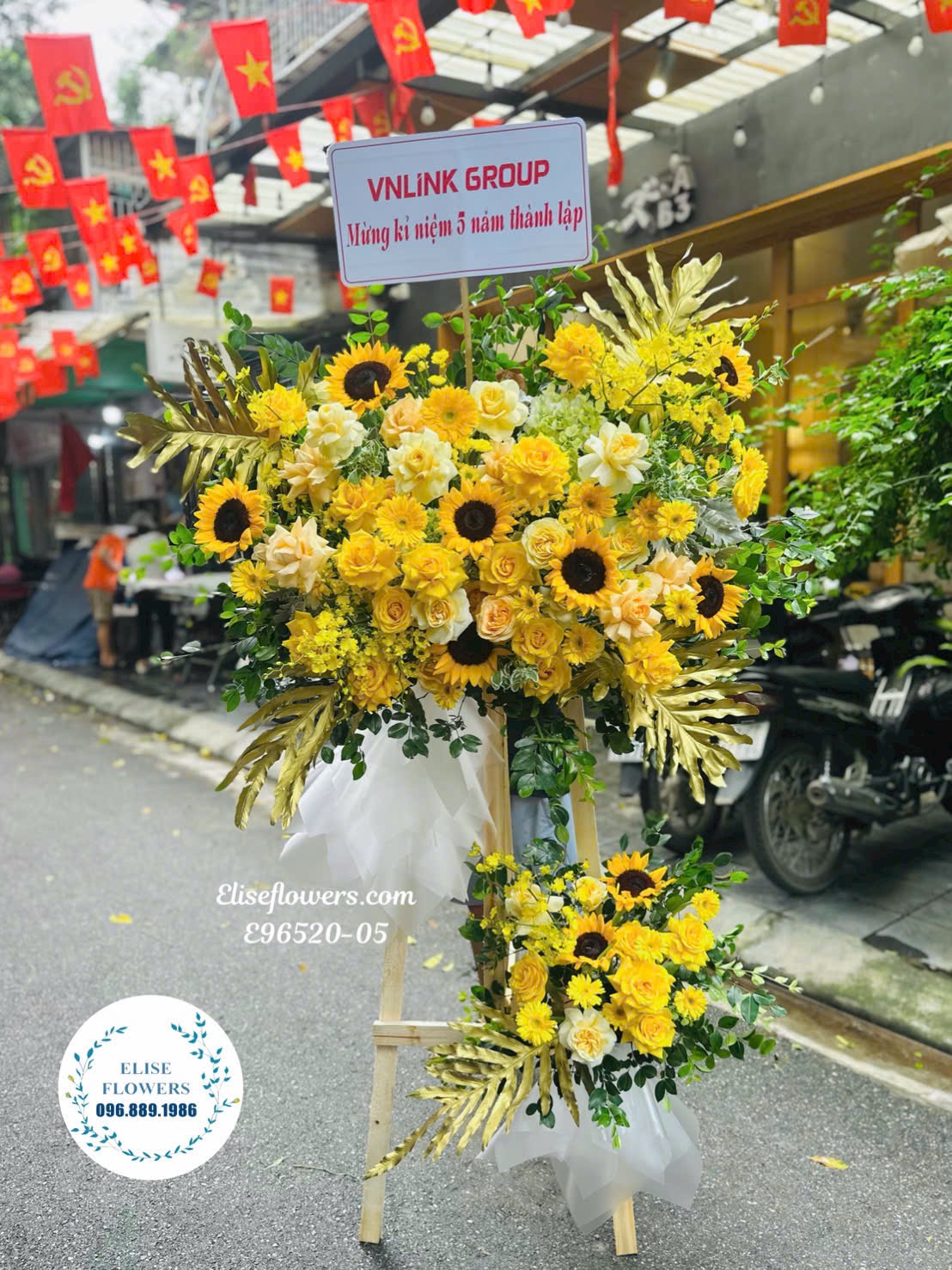 Hoa kỷ niệm thành lập công ty tone vàng phú quý, thịnh vượng