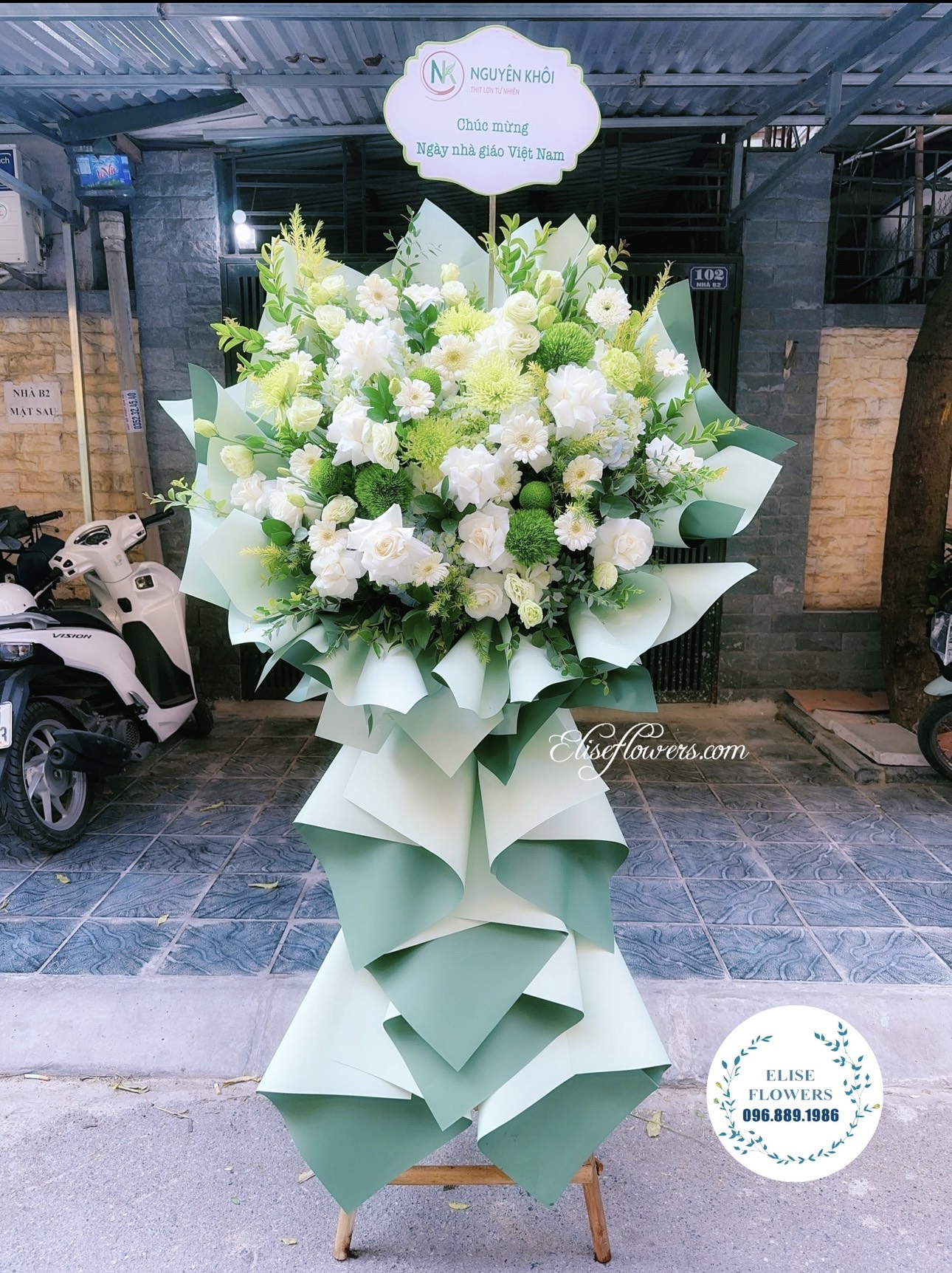 Cây hoa chúc mừng kỷ niệm thành lập công ty đẹp - Hoa sinh nhât công ty màu xanh lá đẹp ở quận Cầu Giấy, Hà Nội