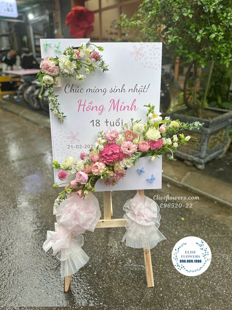 Kệ tranh màu hồng tặng bạn bè người thân