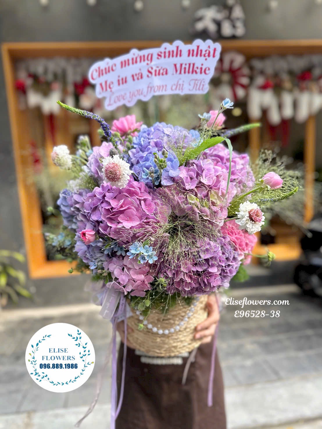 Đặt mua Online hoa tặng sinh nhật mẹ. Lẵng cẩm tú cầu nhập khẩu cao cấp. Điện hoa Hà Nội Eliseflowers