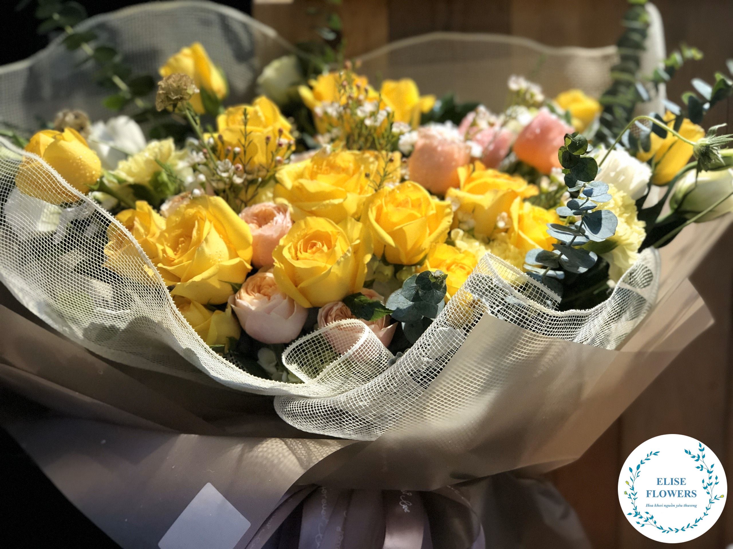 bo-hoa-hong-vang-dep