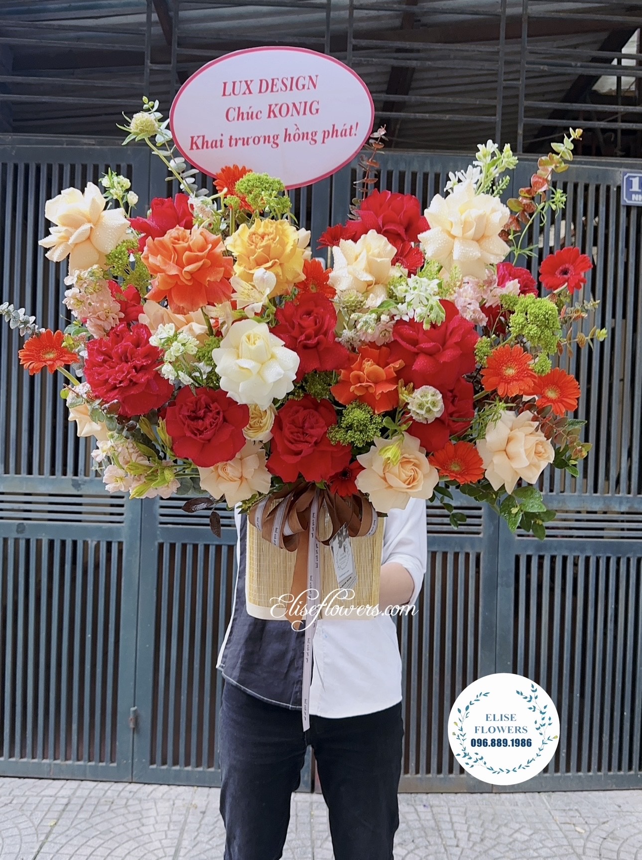 Lẵng hoa chúc mừng khai trương ở tại quận Cầu Giấy - Hà Nội. Điện hoa khai trương ở quận Cầu Giấy, Hà Nội