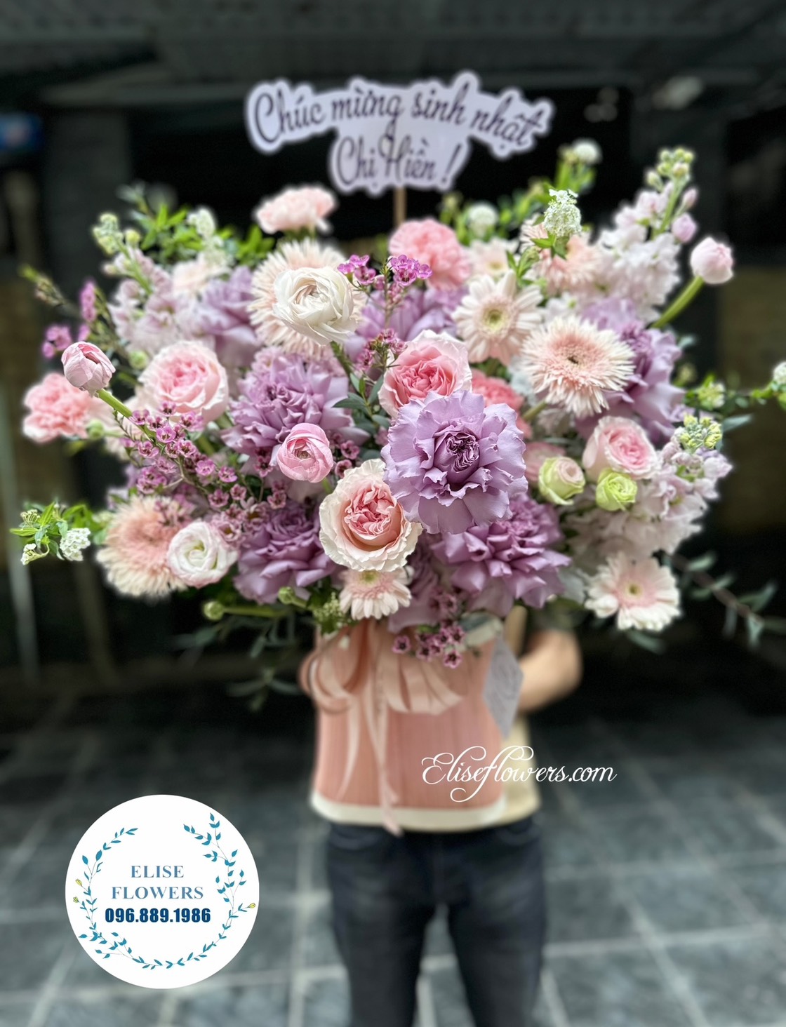 Mua hoa chúc mừng ngày 8/3 đẹp ở Hà Nội. Shop bán hoa 8/3 ở Hà Nội. Hoa tươi Hà Nội. Elise Flowers