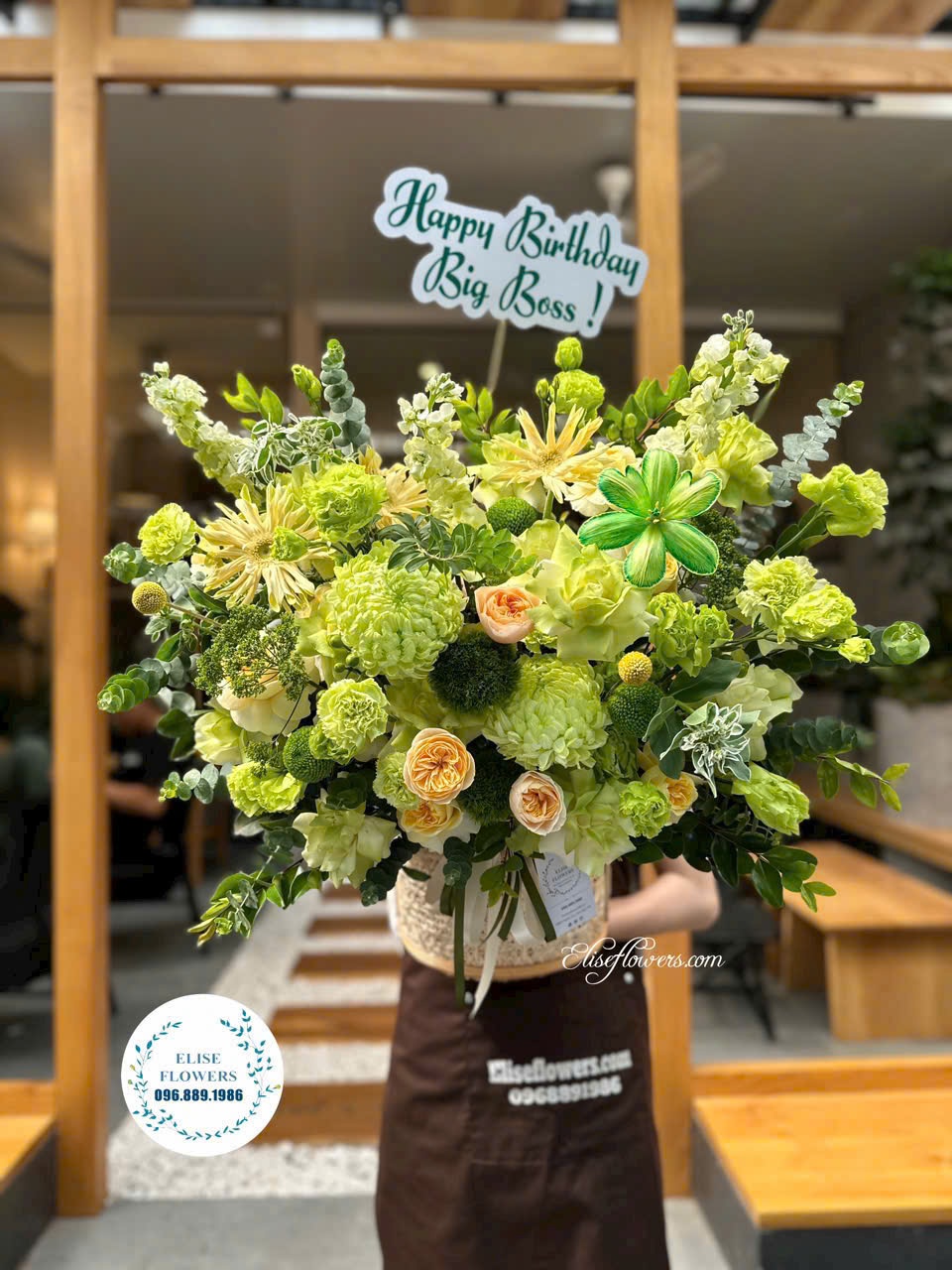 Mua mẫu hoa sinh nhật sếp cao cấp. Đặt mua lẵng hoa sinh nhật sếp tại Eliseflowers