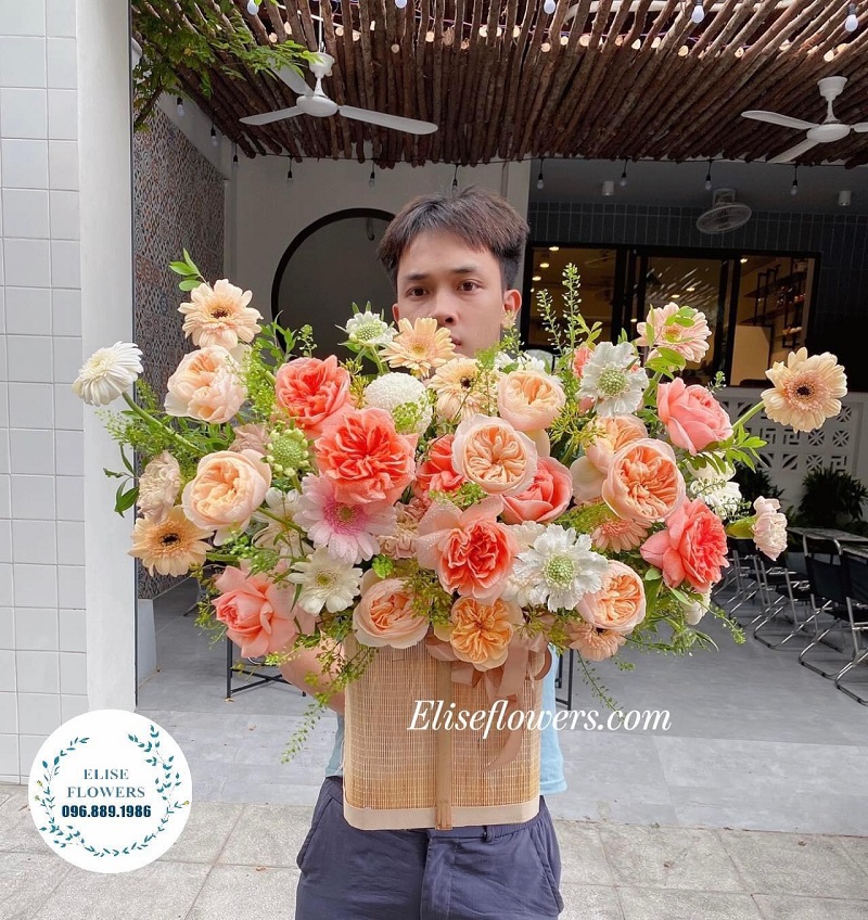 Hình sảnh sản phẩm giỏ hoa tươi tặng sinh nhật đẹp tại Ellise Flowers - Cửa hàng hoa tươi Hà Nội