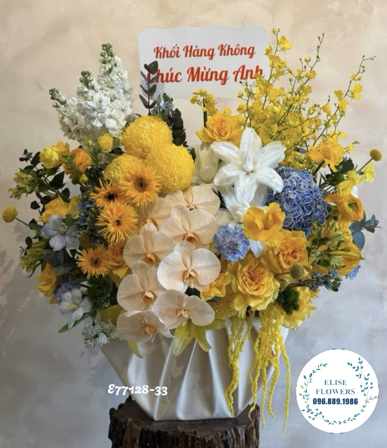 Hoa chúc mừng sếp. Lẵng hoa màu vàng sang trọng, tài lộc. Hoa tươi Hà Nội