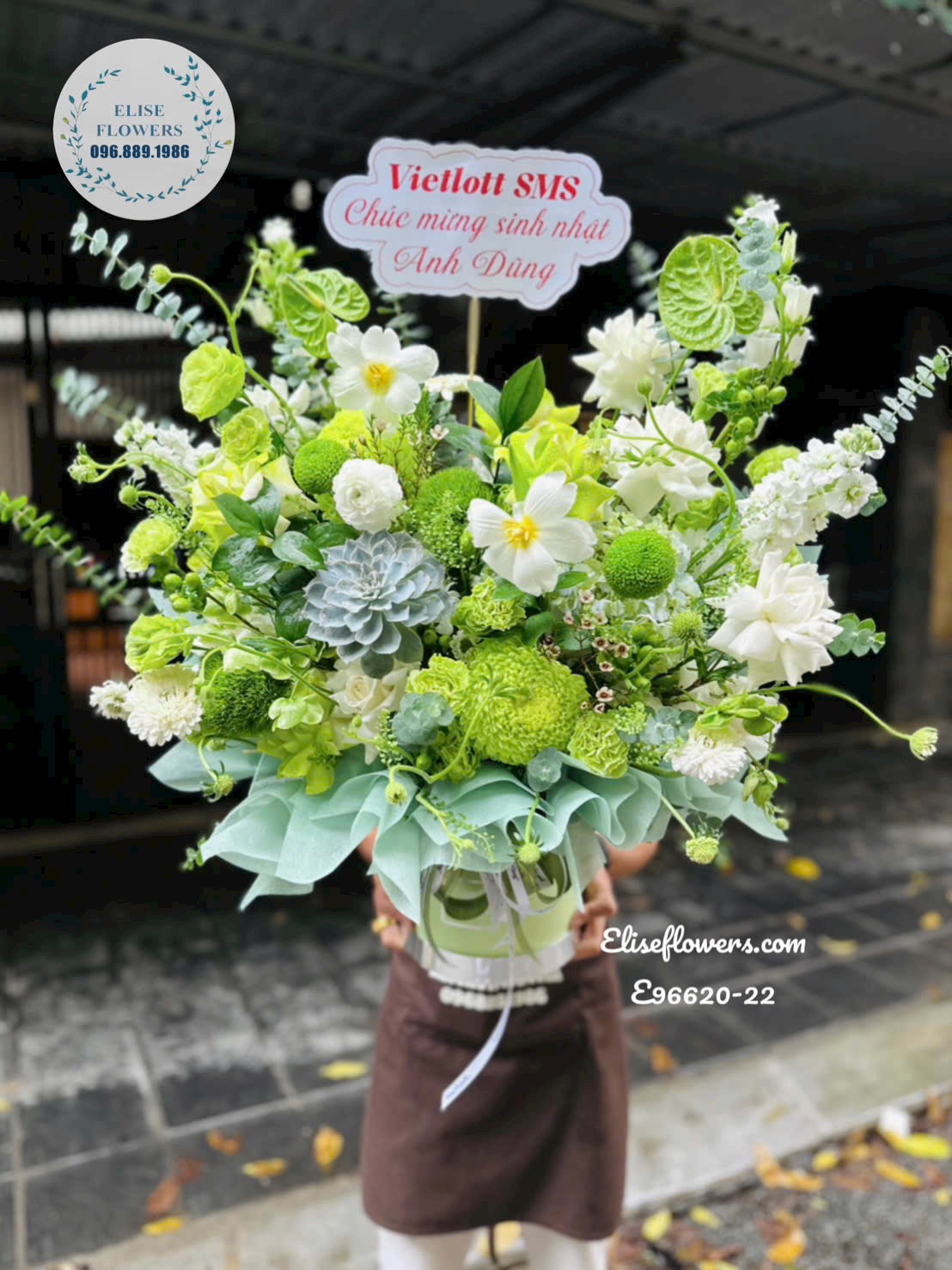 Lẵng hoa đẹp. Lẵng hoa xanh lá tặng khách hàng, đối tác ở Hà Nội. Eliseflowers