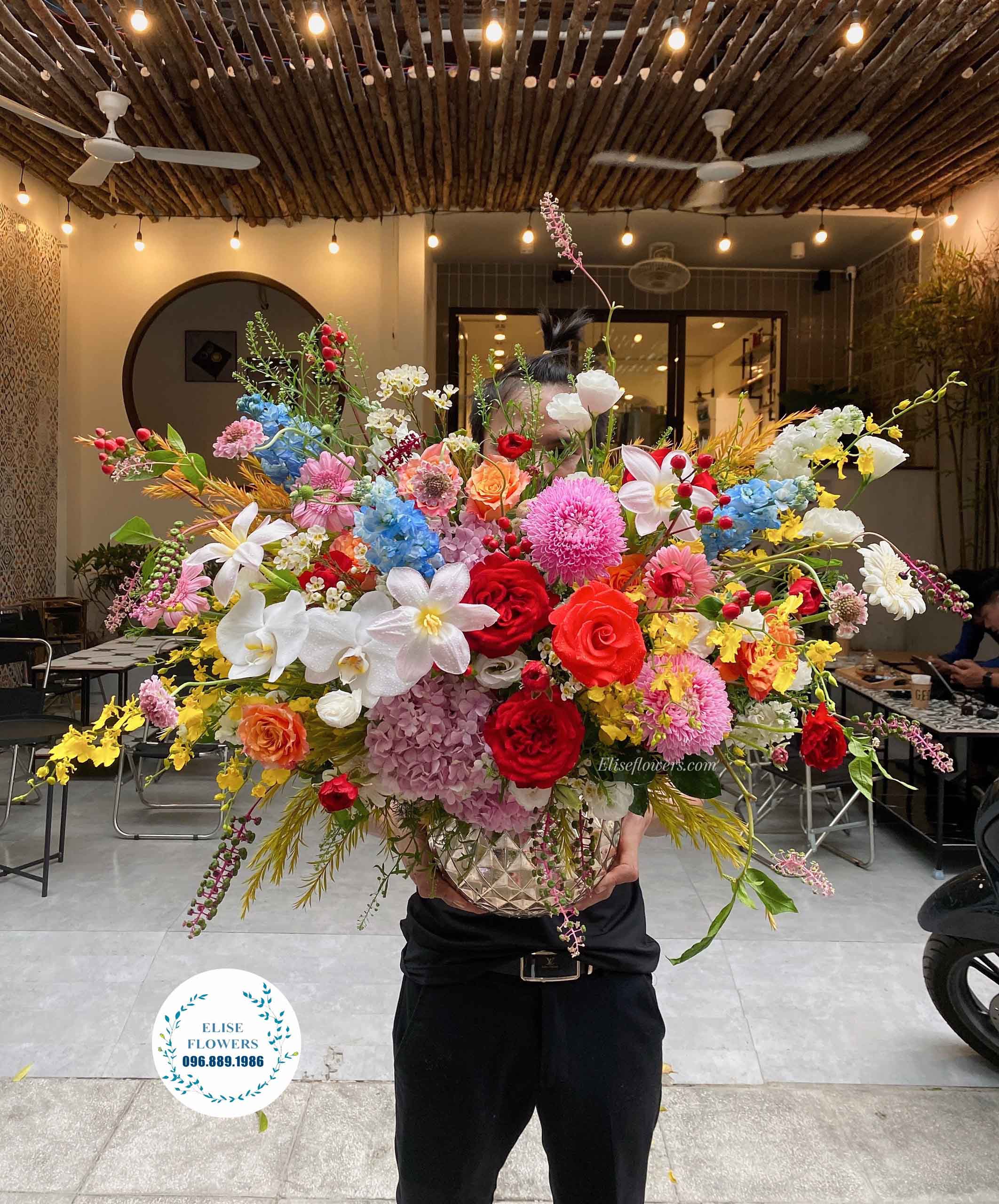 Bình hoa tươi cao cấp - Bình hoa tươi đẹp tặng vợ, bà xã, bạn gái, mẹ yêu, chị gái yêu