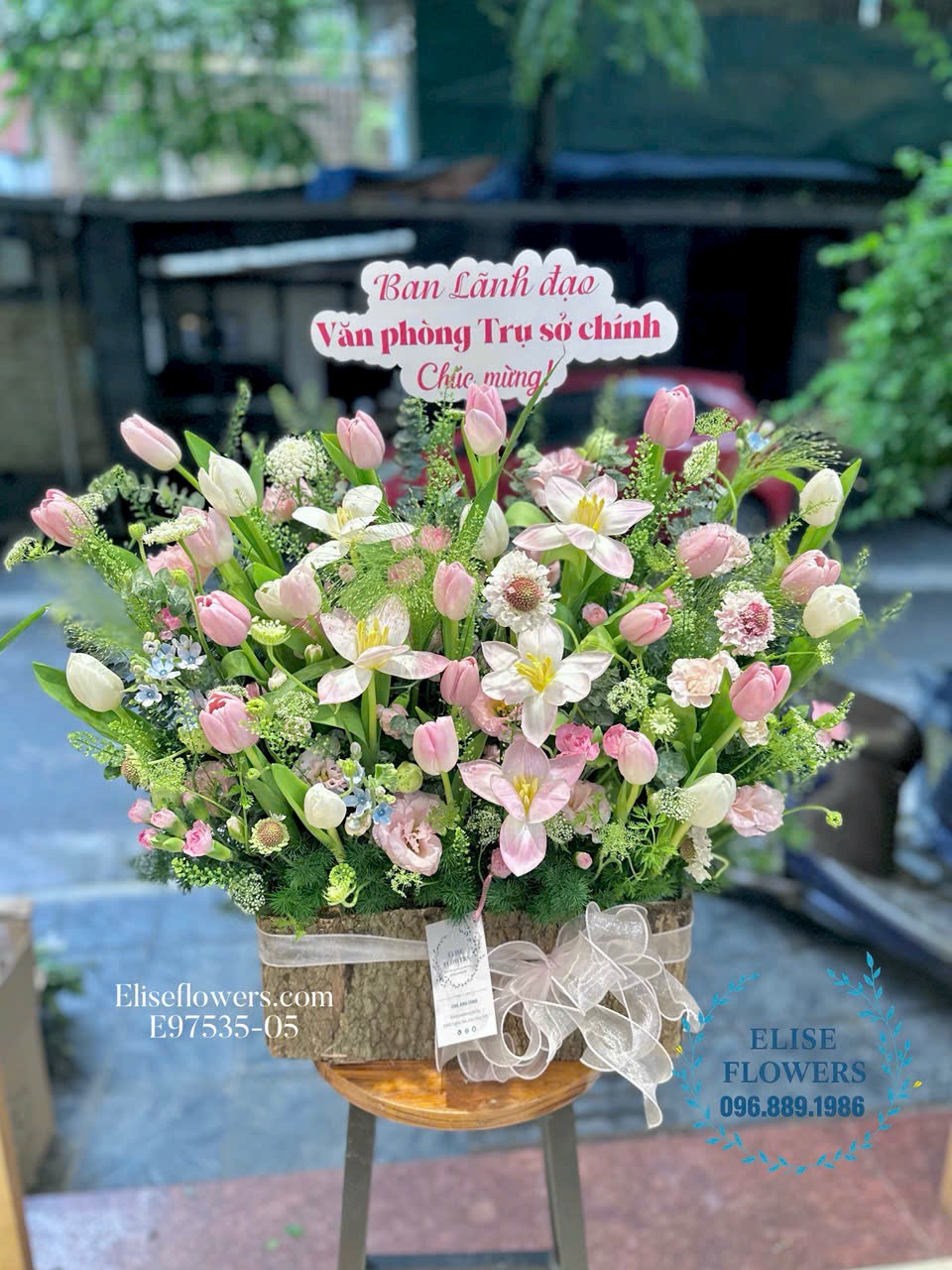 Lẵng Tulip hồng đẹp Hà Nội. Mua lẵng tulip tặng sếp. Eliseflowers