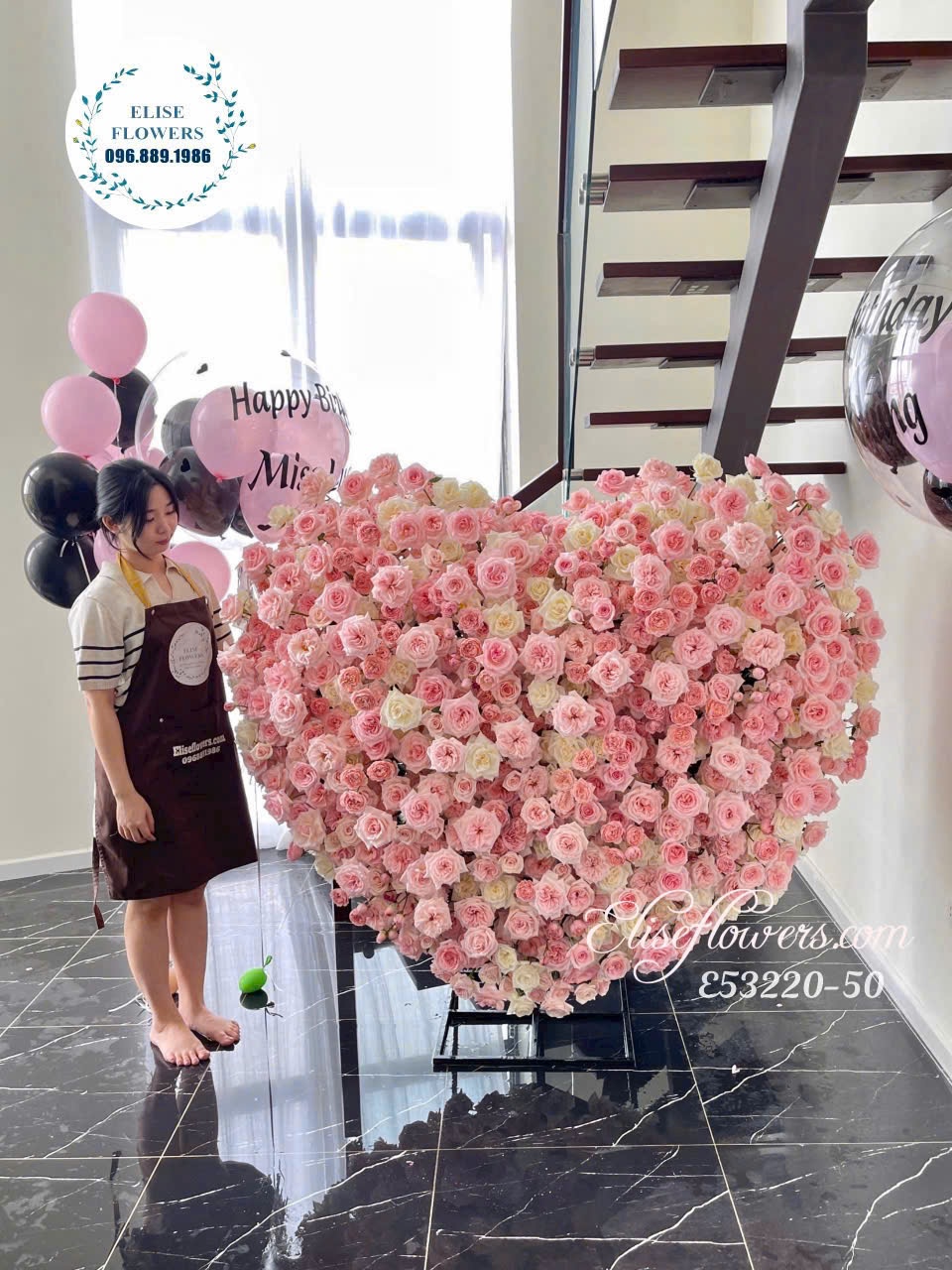 Điện hoa hồng hình trái tim 999 bông. Đặt mua hoa hồng hình trái tim ở Hà Nội