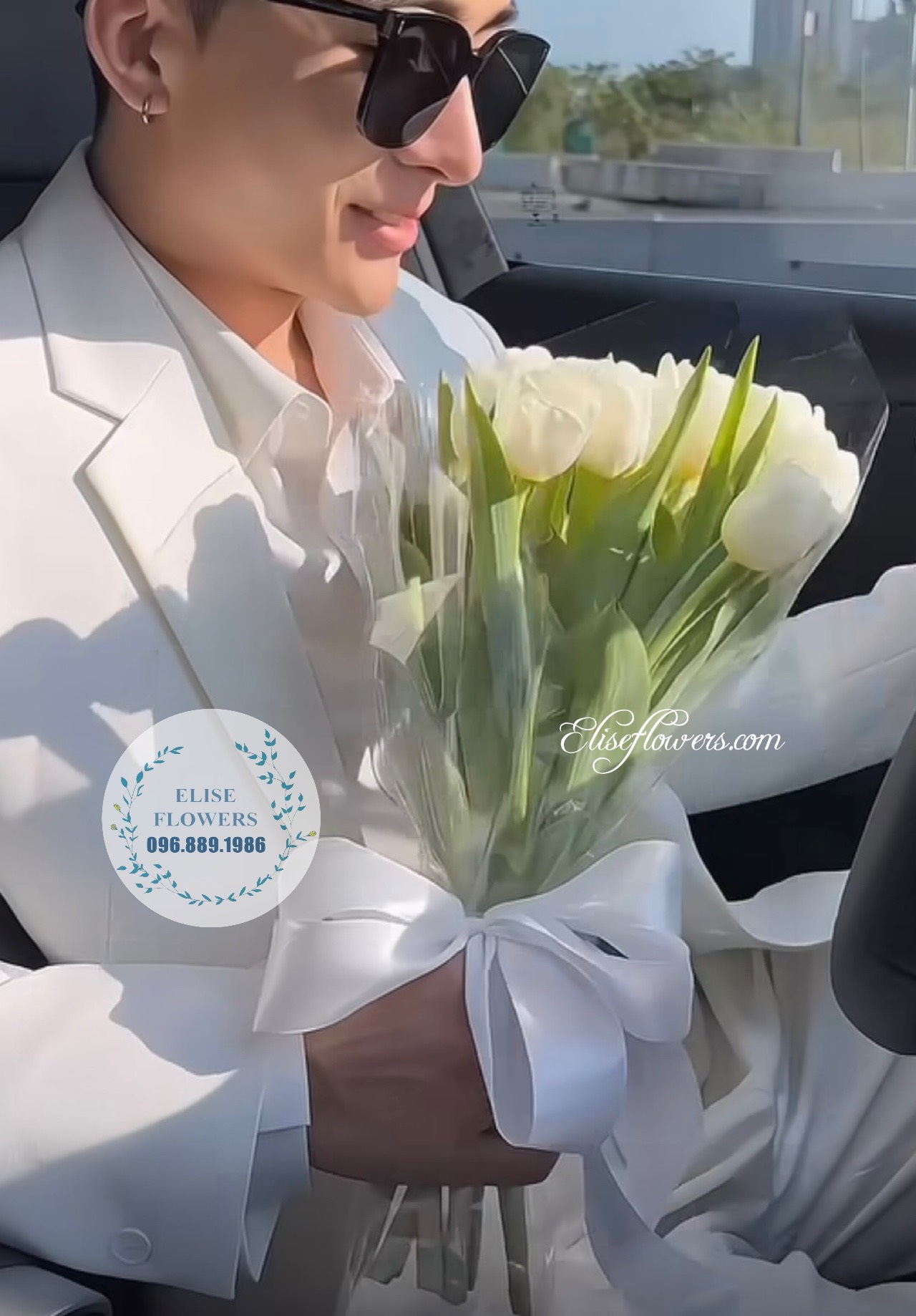 Bó hoa tulip trắng tặng bạn gái - người yêu. Shop hoa tươi Hà Nội - Elise Flowers