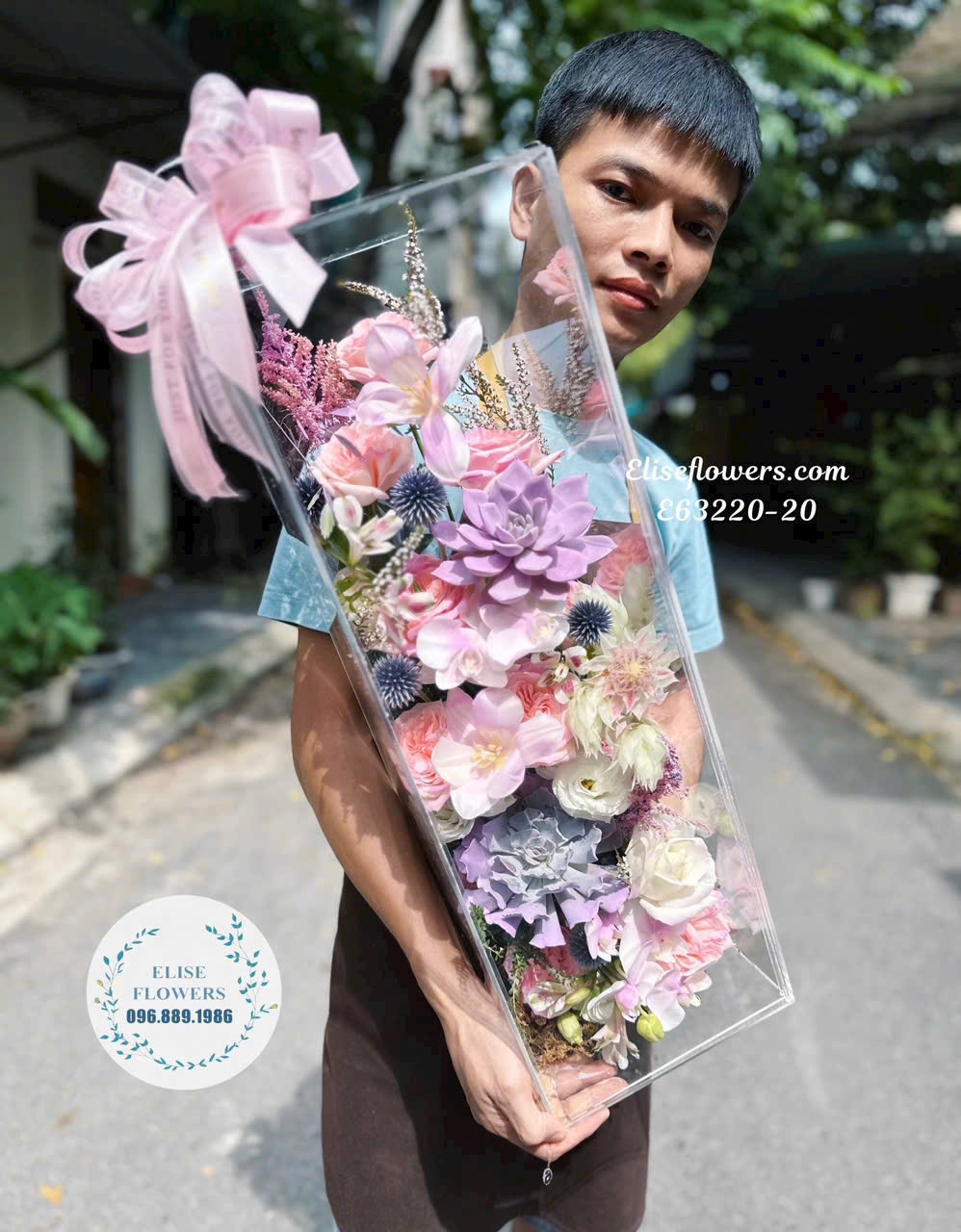 Mua hộp hoa mica đẹp ở Hà Nội. Đặt hộp hoa mica cao cấp ở Hà Nội