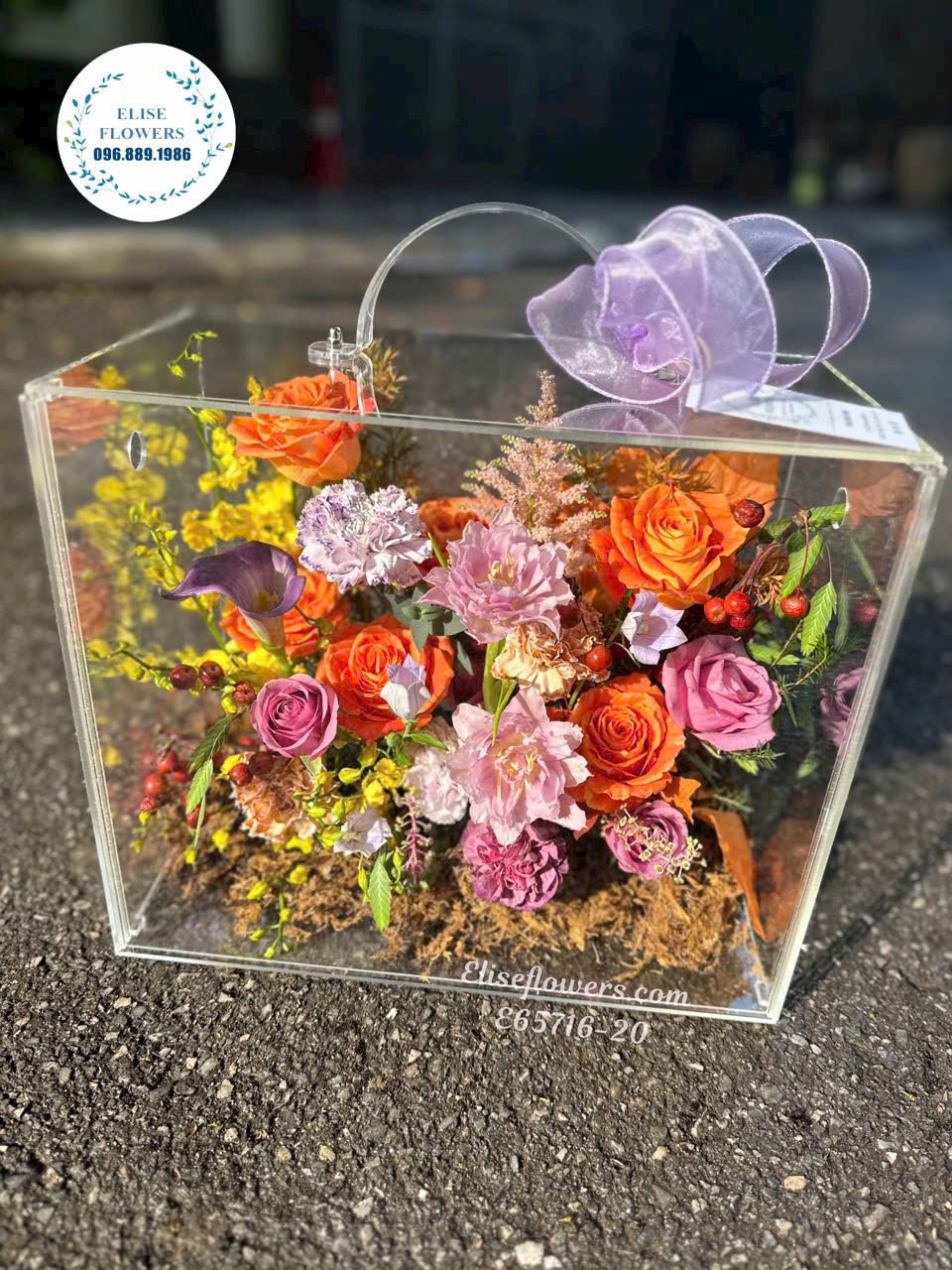 Dịch vụ đặt hộp hoa mica online - Giao vali hoa tận nơi nhanh chóng